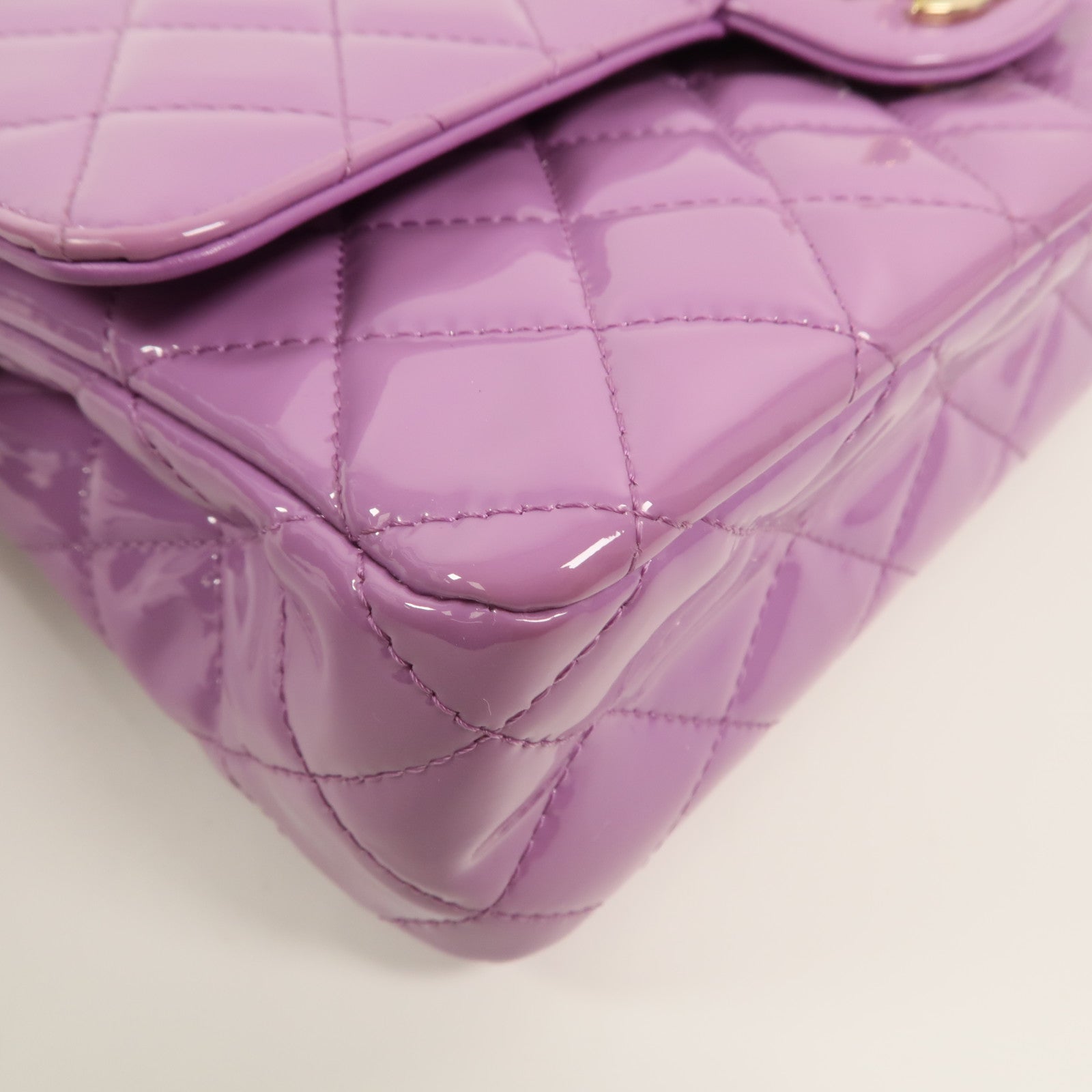 CHANEL 漆皮皮革Classic 25鏈帶肩背袋