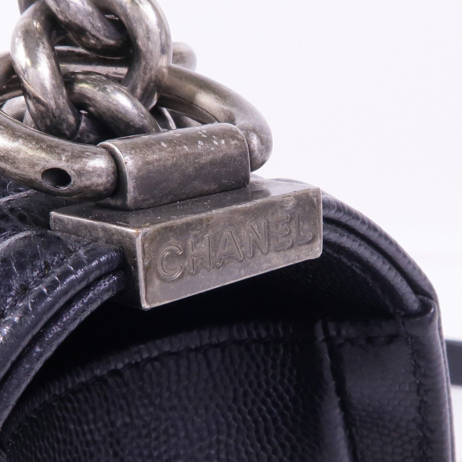 CHANEL 牛皮皮革Boy 25銀扣鏈帶肩背袋