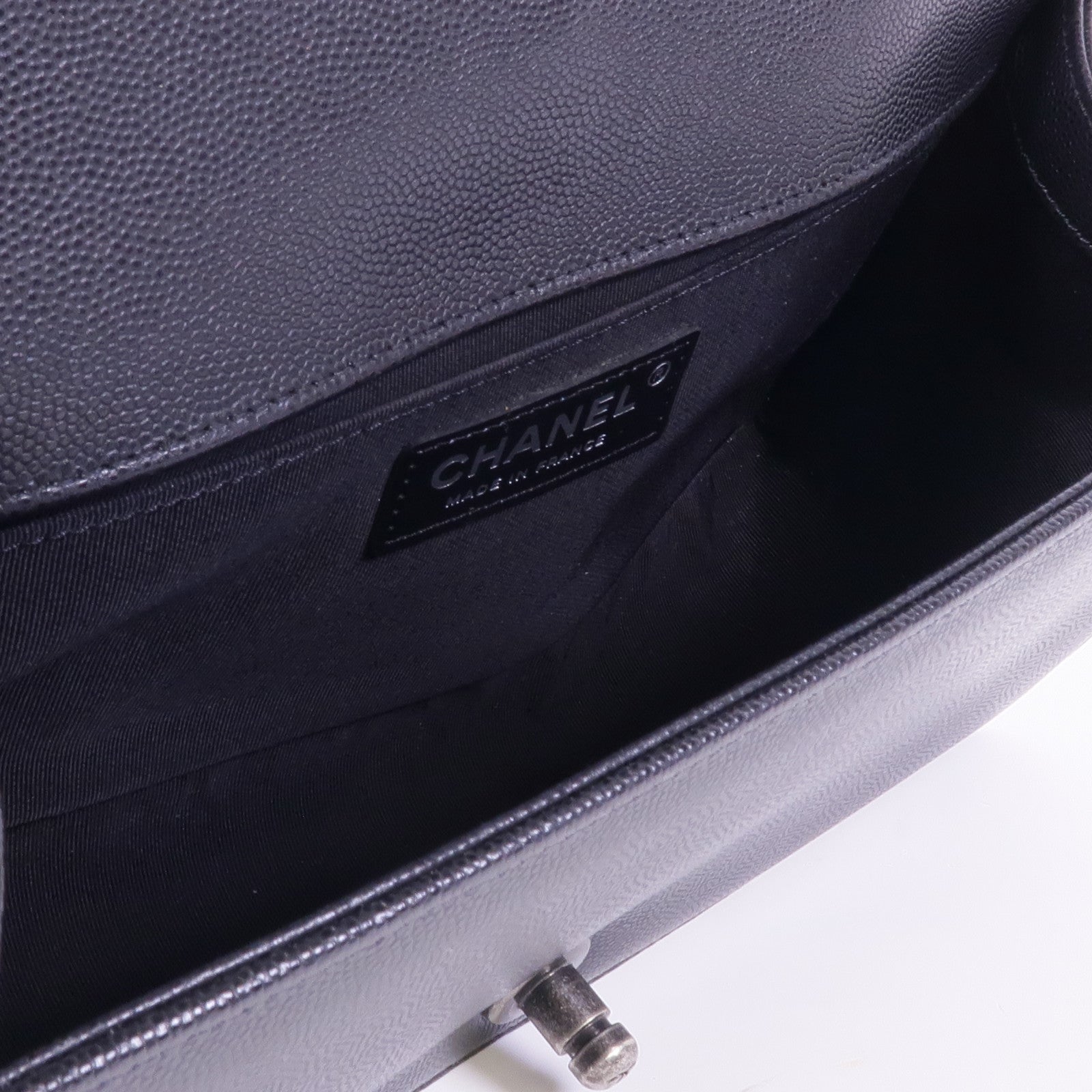 CHANEL 牛皮皮革Boy 25銀扣鏈帶肩背袋