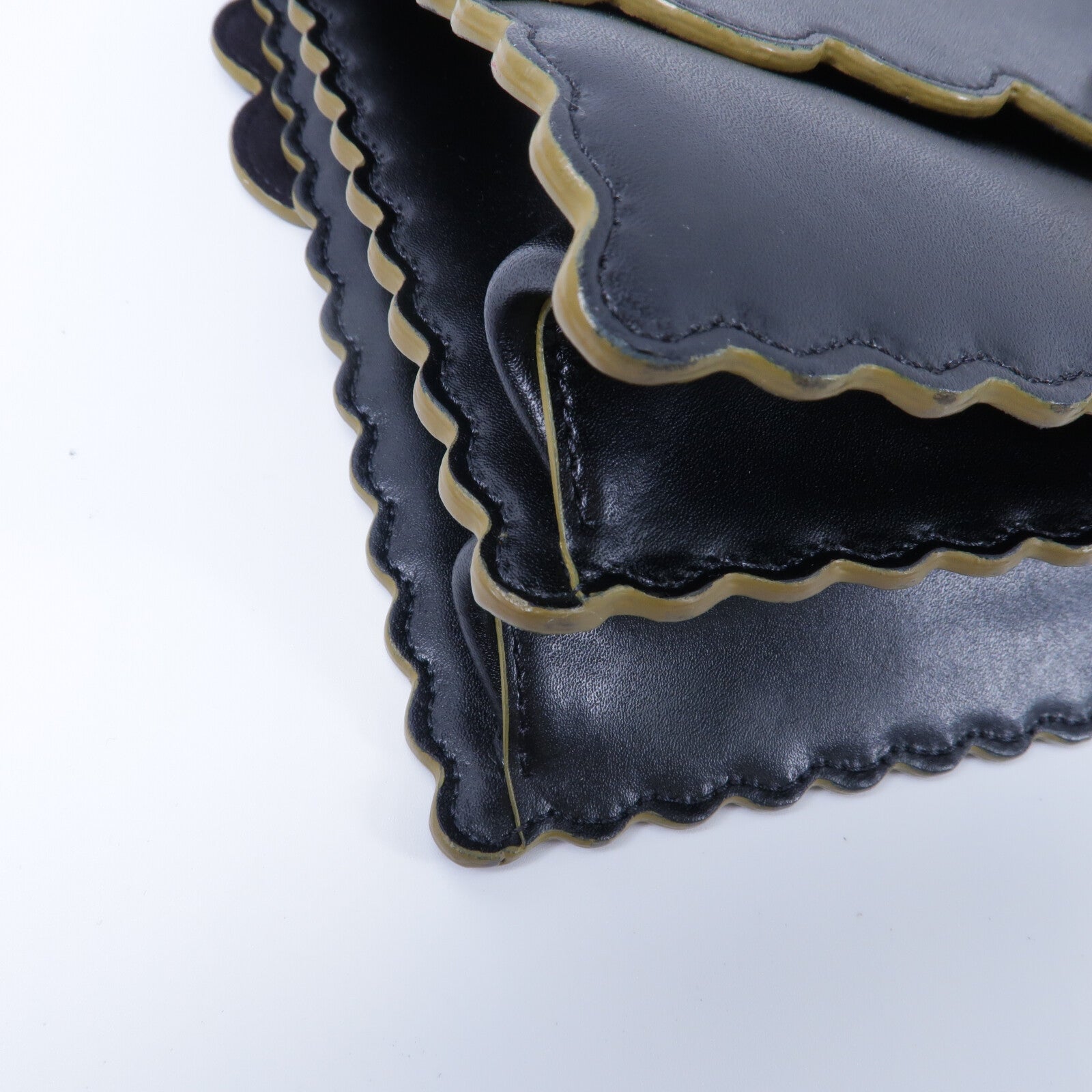 FENDI 牛皮皮革Kan I鏈帶肩背袋