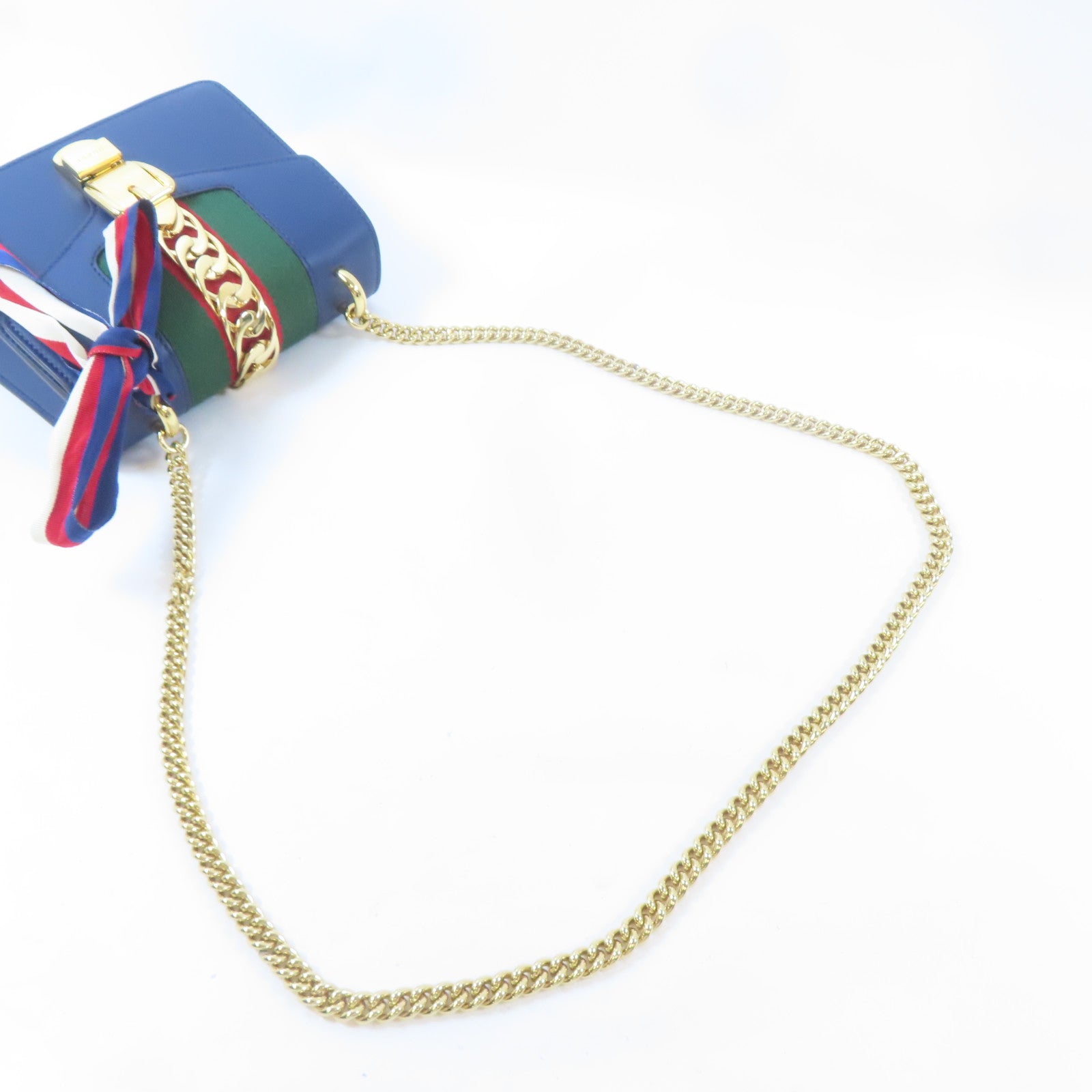 GUCCI 【激減優惠】牛皮皮革Sylvie Mini Bag金扣鏈帶肩背袋藍色