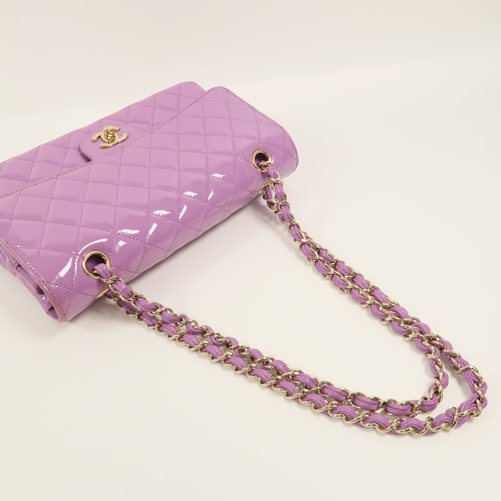 CHANEL 漆皮皮革Classic 25鏈帶肩背袋