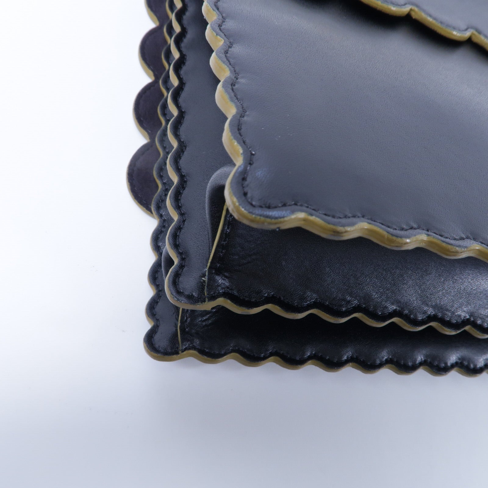 FENDI 牛皮皮革Kan I鏈帶肩背袋