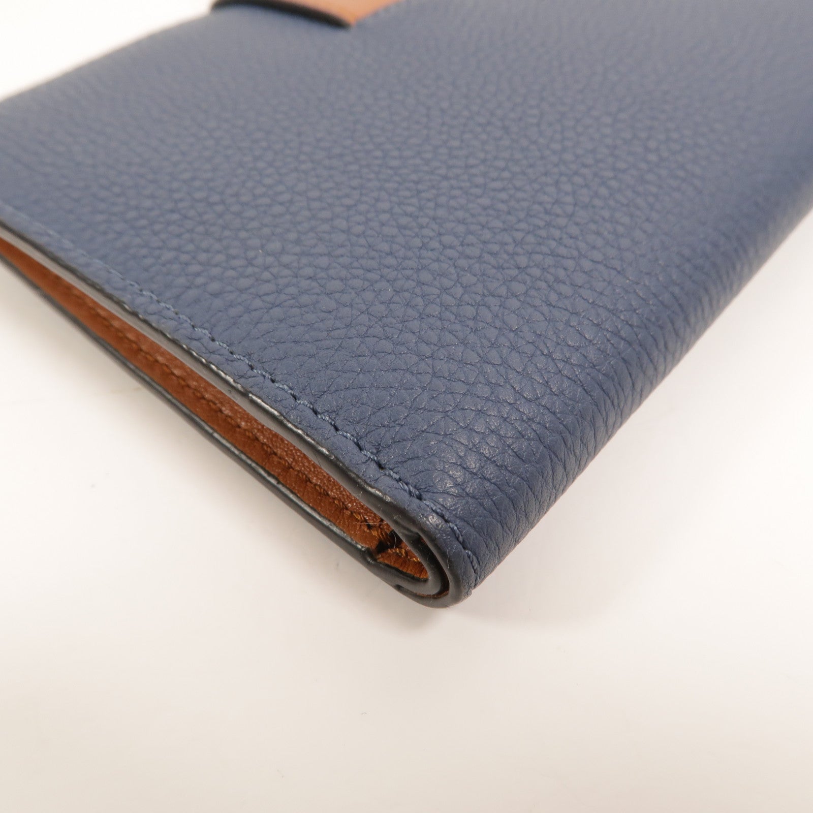 LOEWE 牛皮皮革Vertical Wallet Medium長錢包