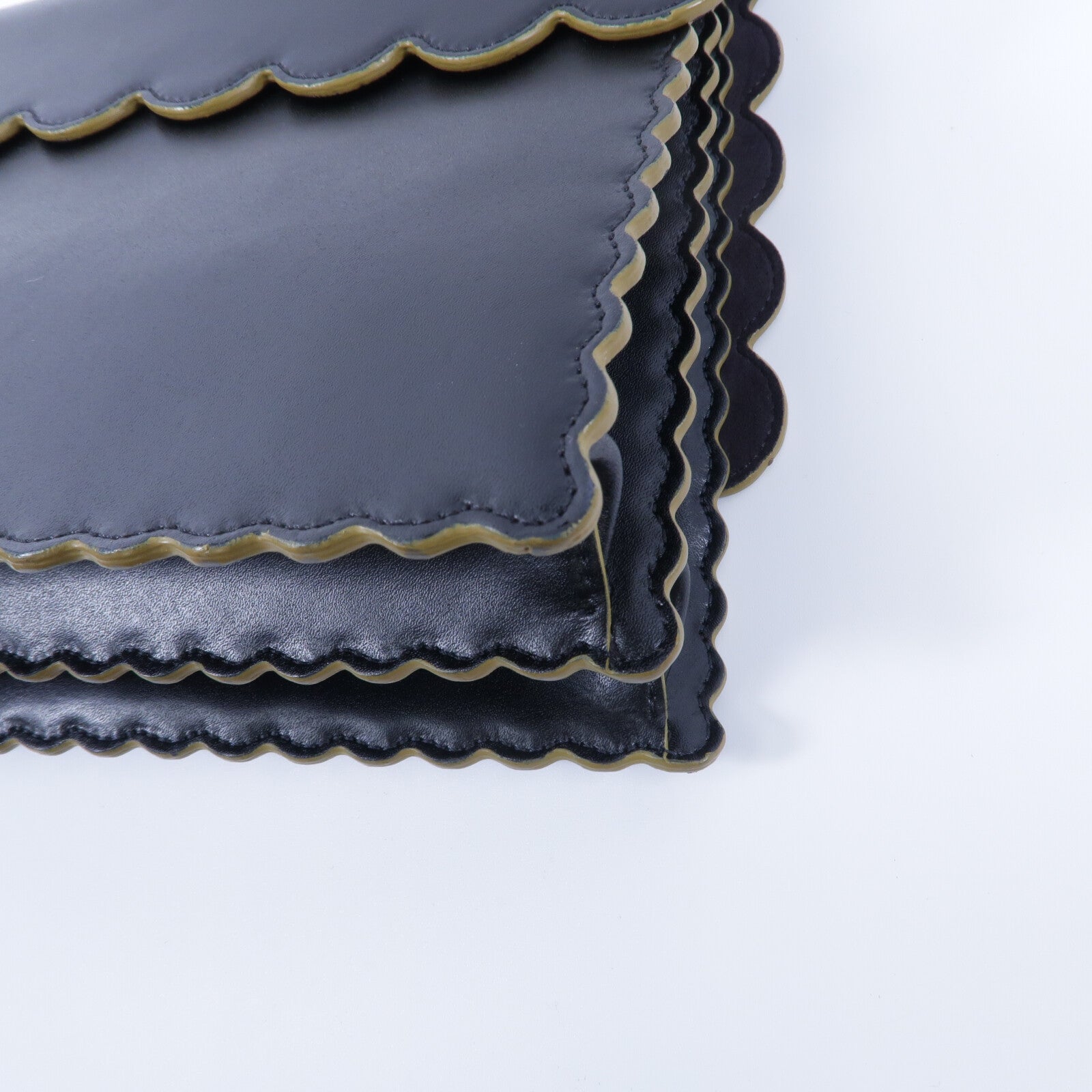 FENDI 牛皮皮革Kan I鏈帶肩背袋