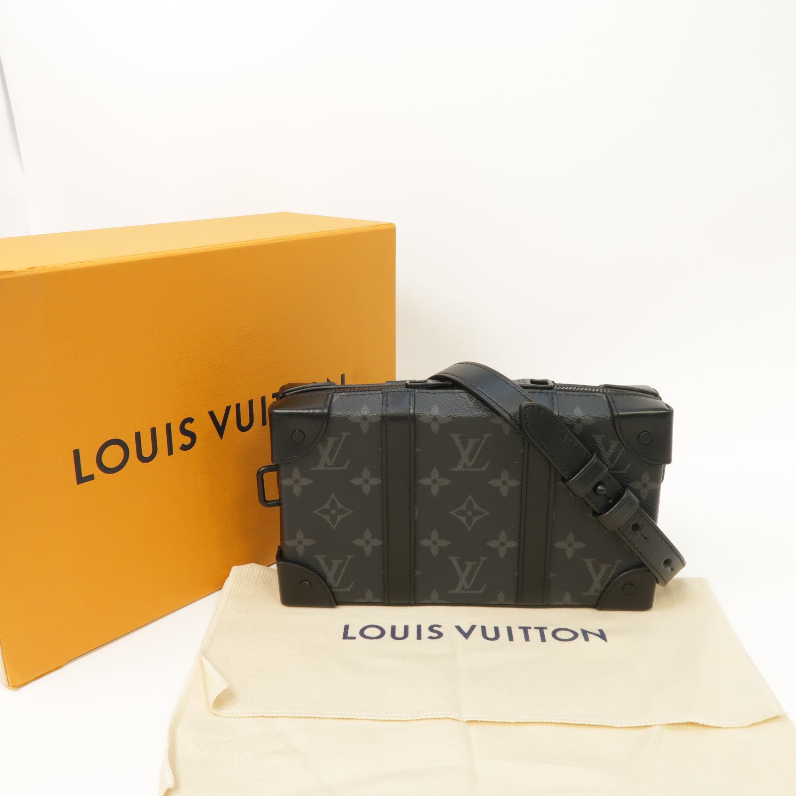 LOUIS VUITTON Monogram Eclipse Soft Trunk Wallet肩背袋黑色