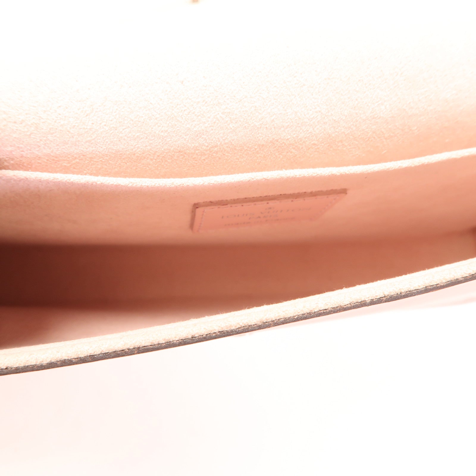 LOUIS VUITTON Epi Pochette Felissie銀扣鏈帶肩背袋