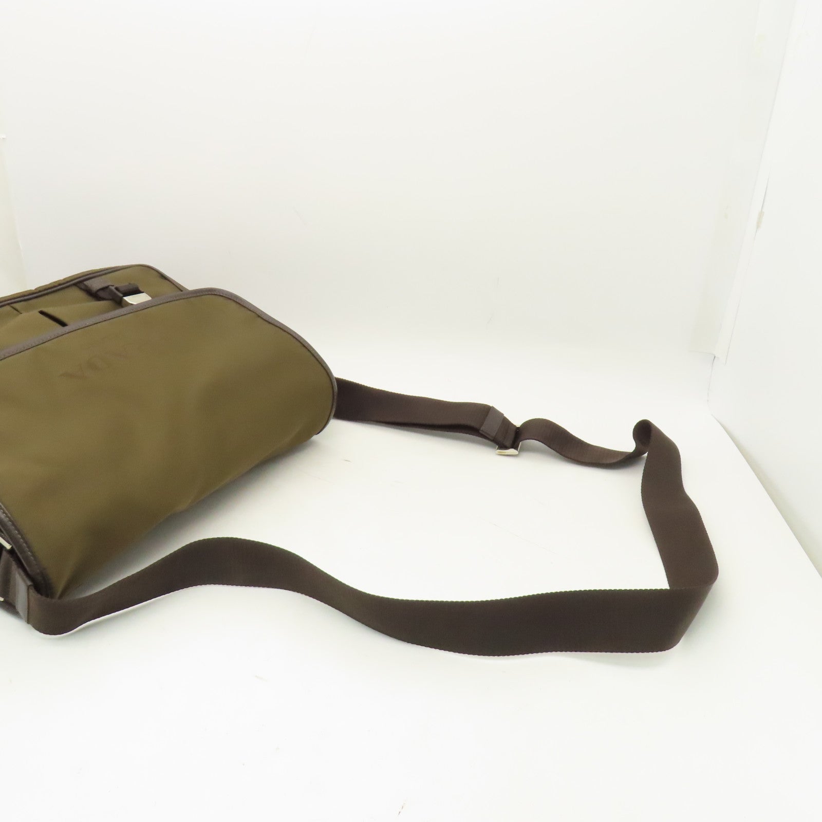 PRADA 【激減優惠】尼龍Tessuto Logo Messenger Bag銀扣肩背袋啡色