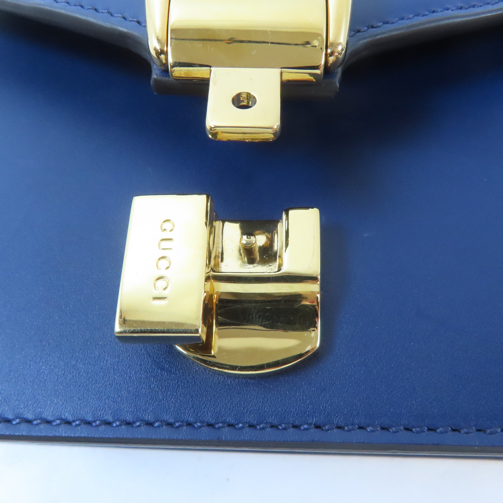 GUCCI 【激減優惠】牛皮皮革Sylvie Mini Bag金扣鏈帶肩背袋藍色