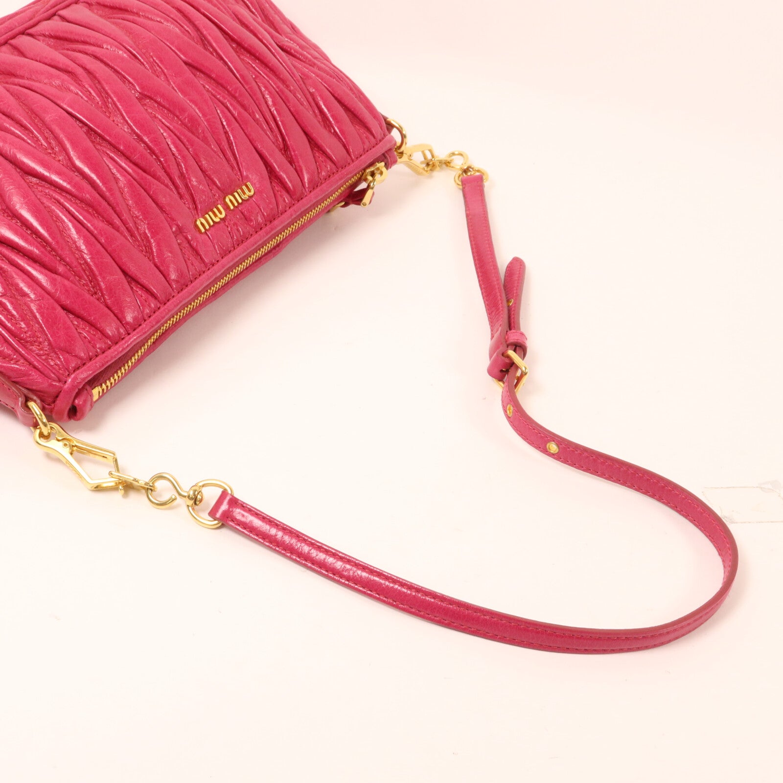 Miu Miu 牛皮皮革Shoulder Bag肩背袋