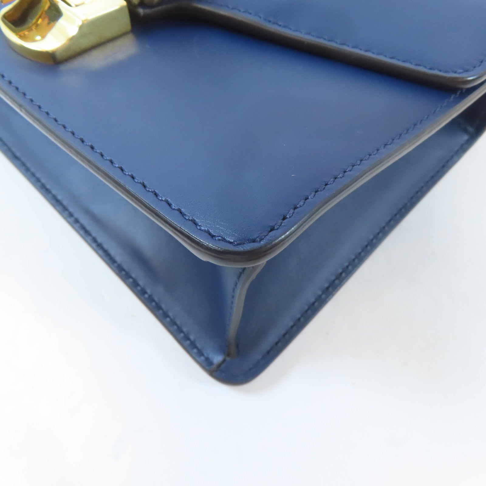 GUCCI 【激減優惠】牛皮皮革Sylvie Mini Bag金扣鏈帶肩背袋藍色