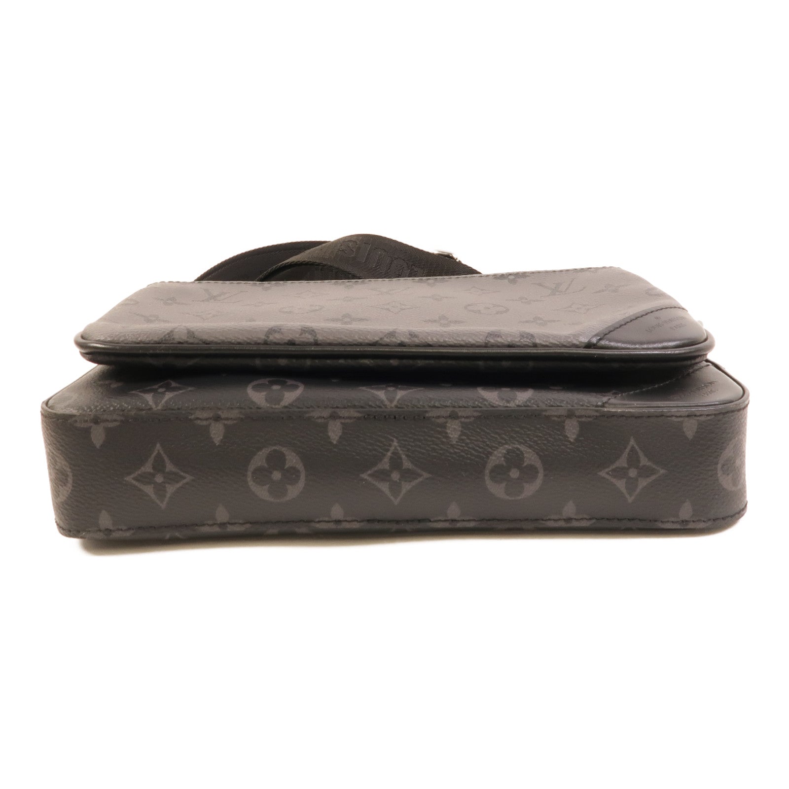 LOUIS VUITTON Monogram Eclipse Reverse Trio Messenger銀扣肩背袋灰色