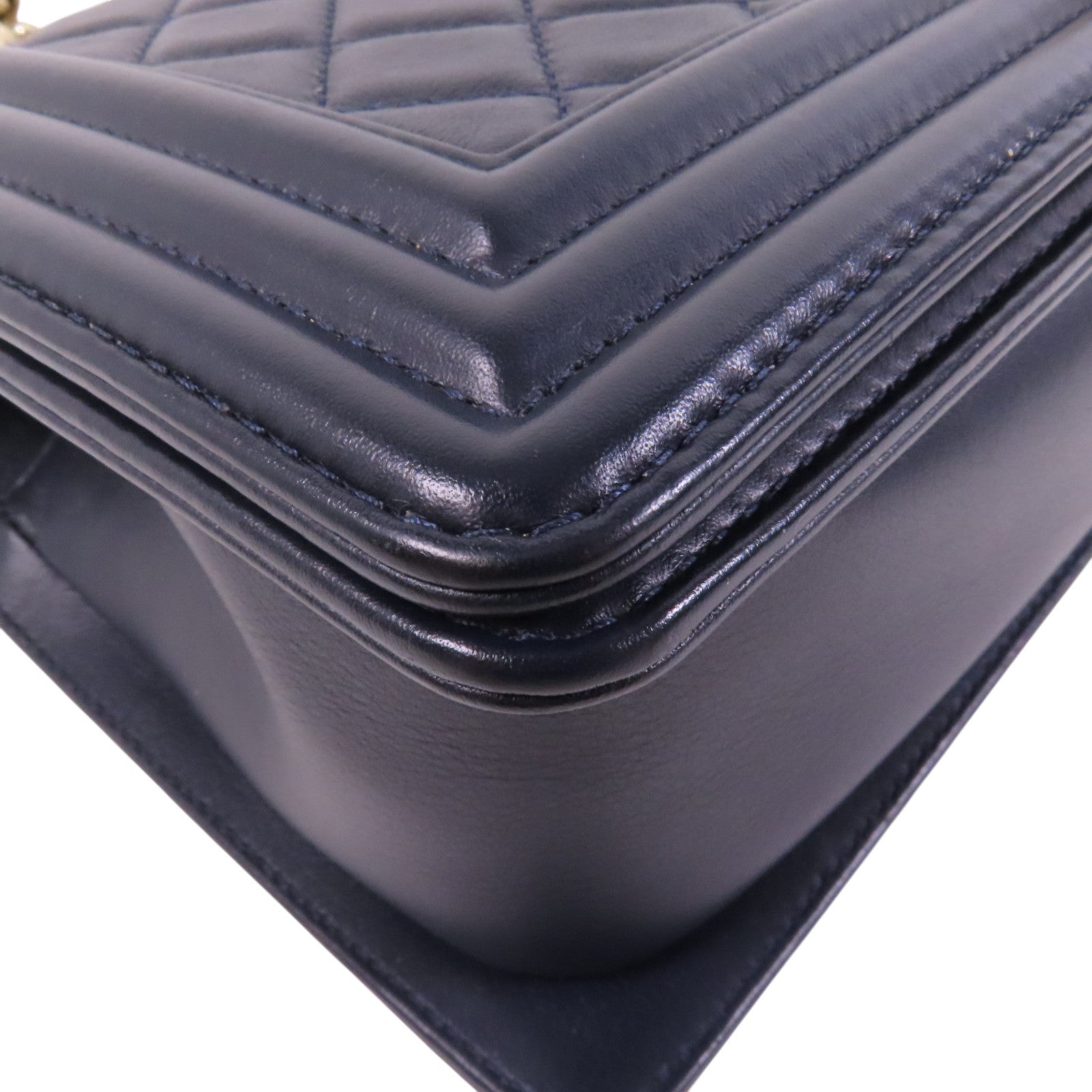 CHANEL 牛皮皮革Boy Chanel 25金扣鏈帶肩背袋