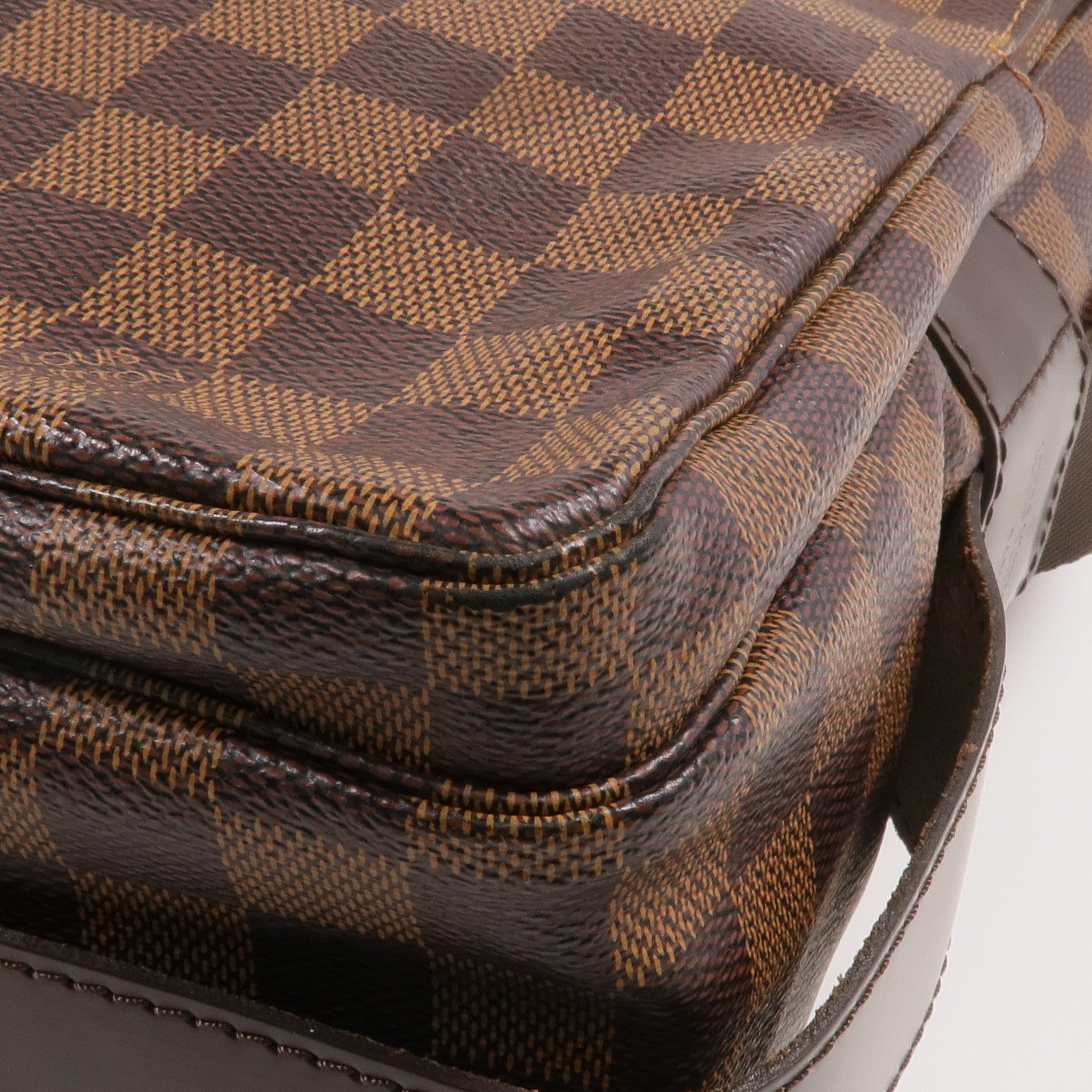 LOUIS VUITTON Damier Naviglio金扣肩背袋