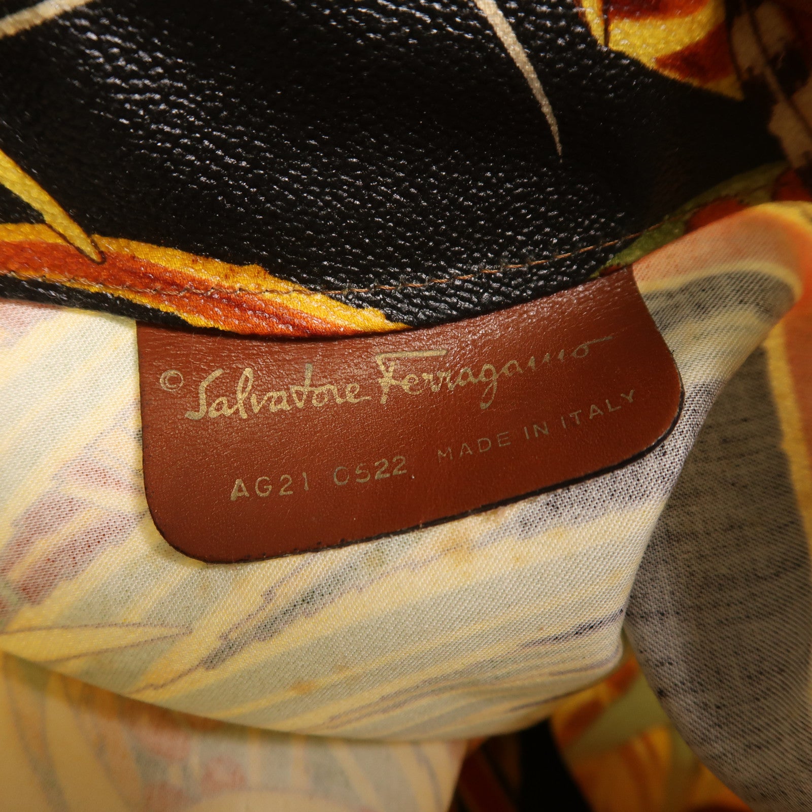 Salvatore Ferragamo 塗層帆布/牛皮皮革Rucksack金扣背包