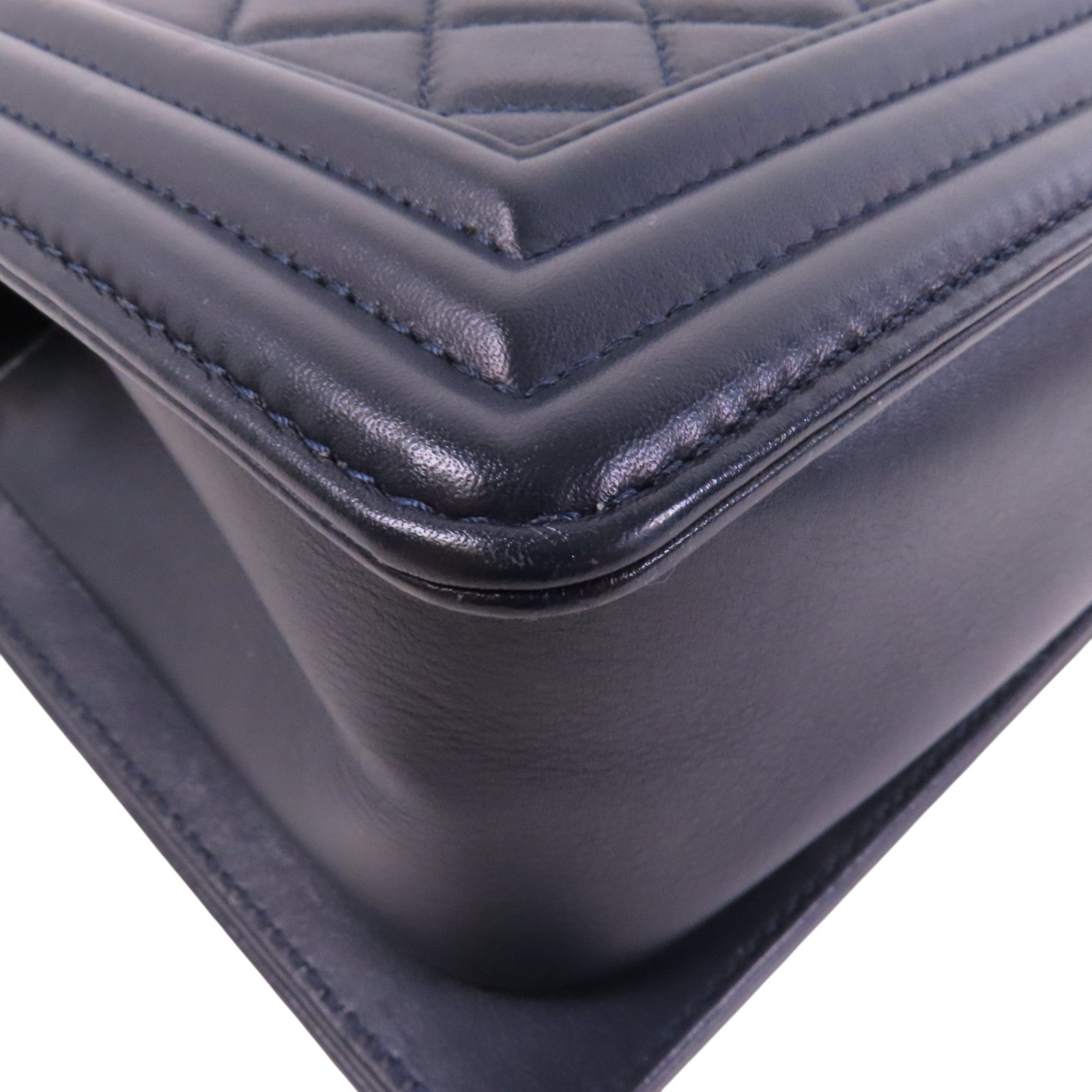 CHANEL 牛皮皮革Boy Chanel 25金扣鏈帶肩背袋