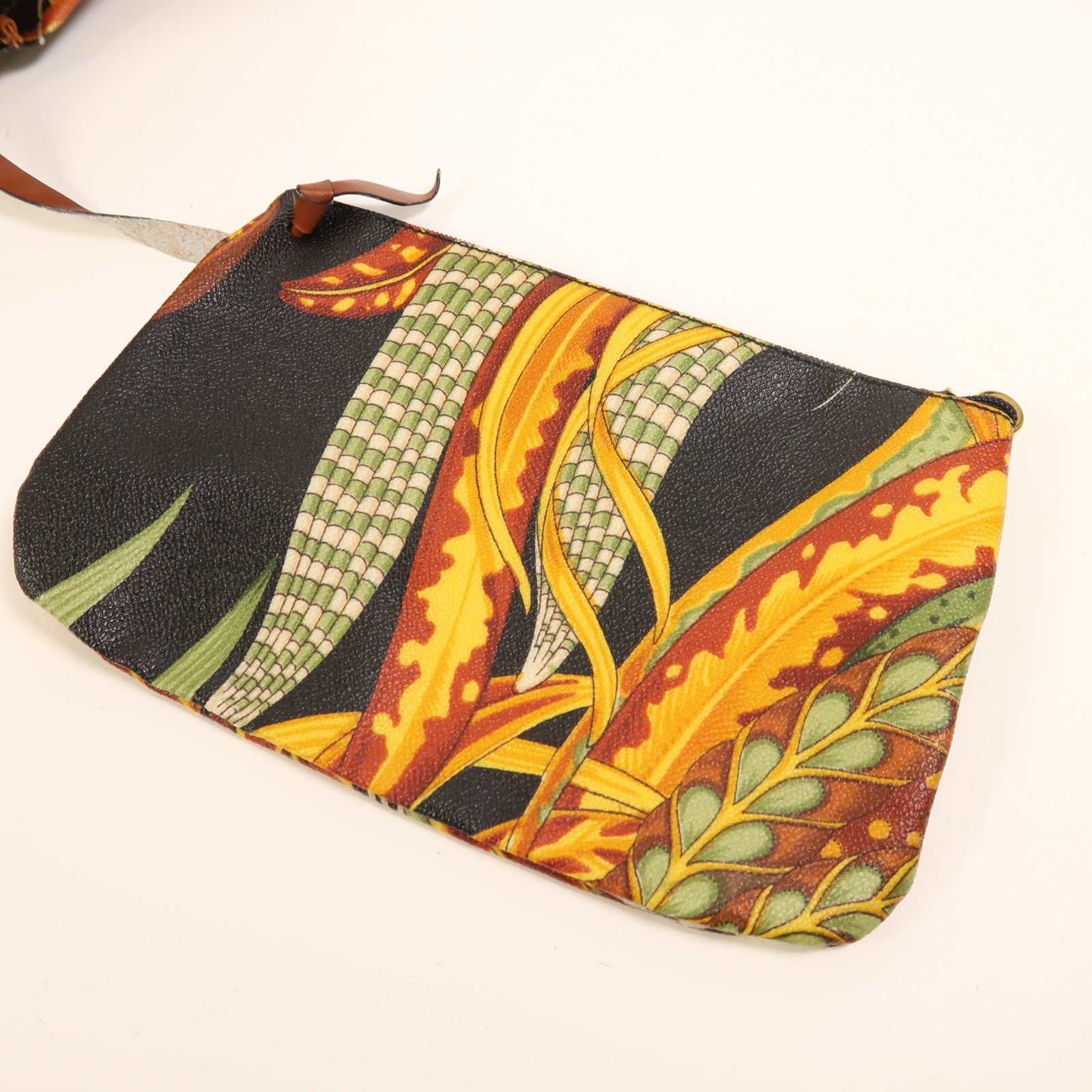 Salvatore Ferragamo 塗層帆布/牛皮皮革Rucksack金扣背包