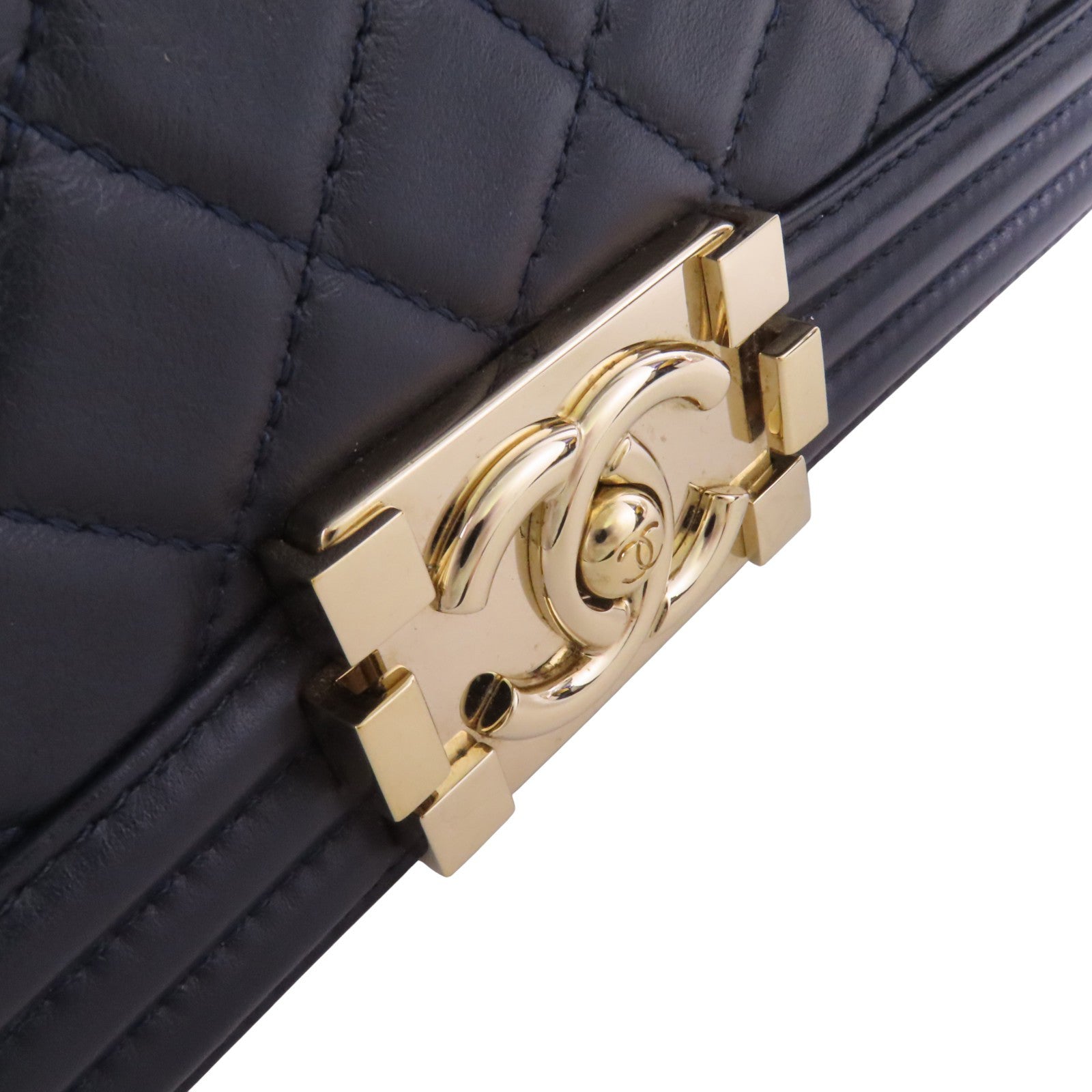 CHANEL 牛皮皮革Boy Chanel 25金扣鏈帶肩背袋