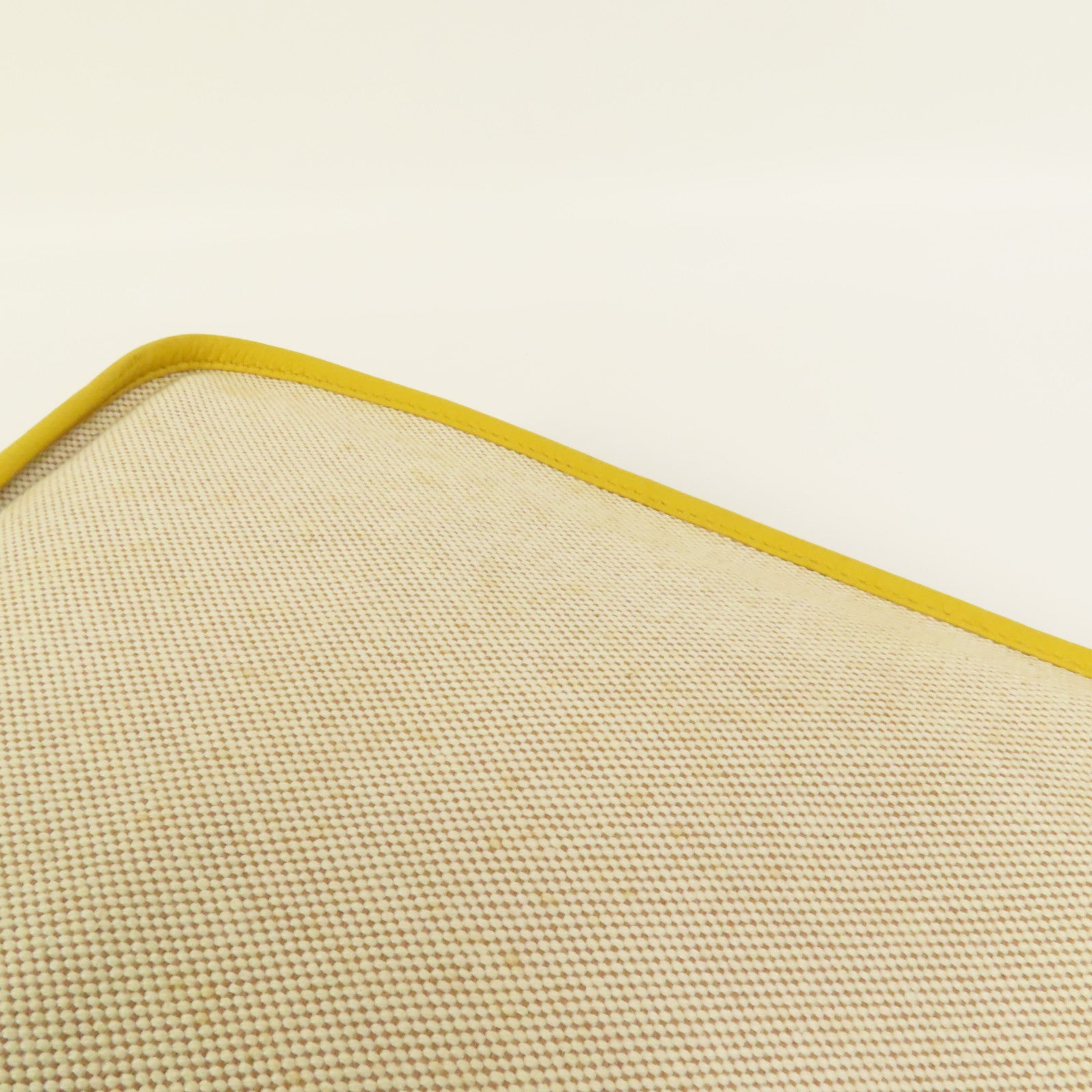 HERMES 帆布/皮革Evelyne PM銀扣肩背袋Soleil