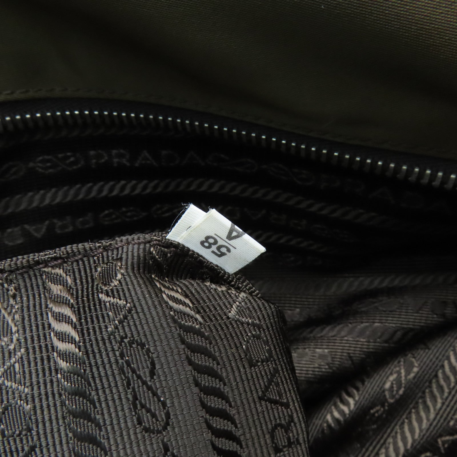 PRADA 【激減優惠】尼龍Tessuto Logo Messenger Bag銀扣肩背袋啡色