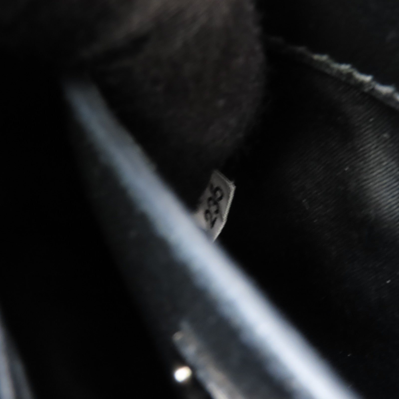 Miu Miu 羊皮皮革Chain Shoulder Bag銀扣鏈帶肩背袋黑色