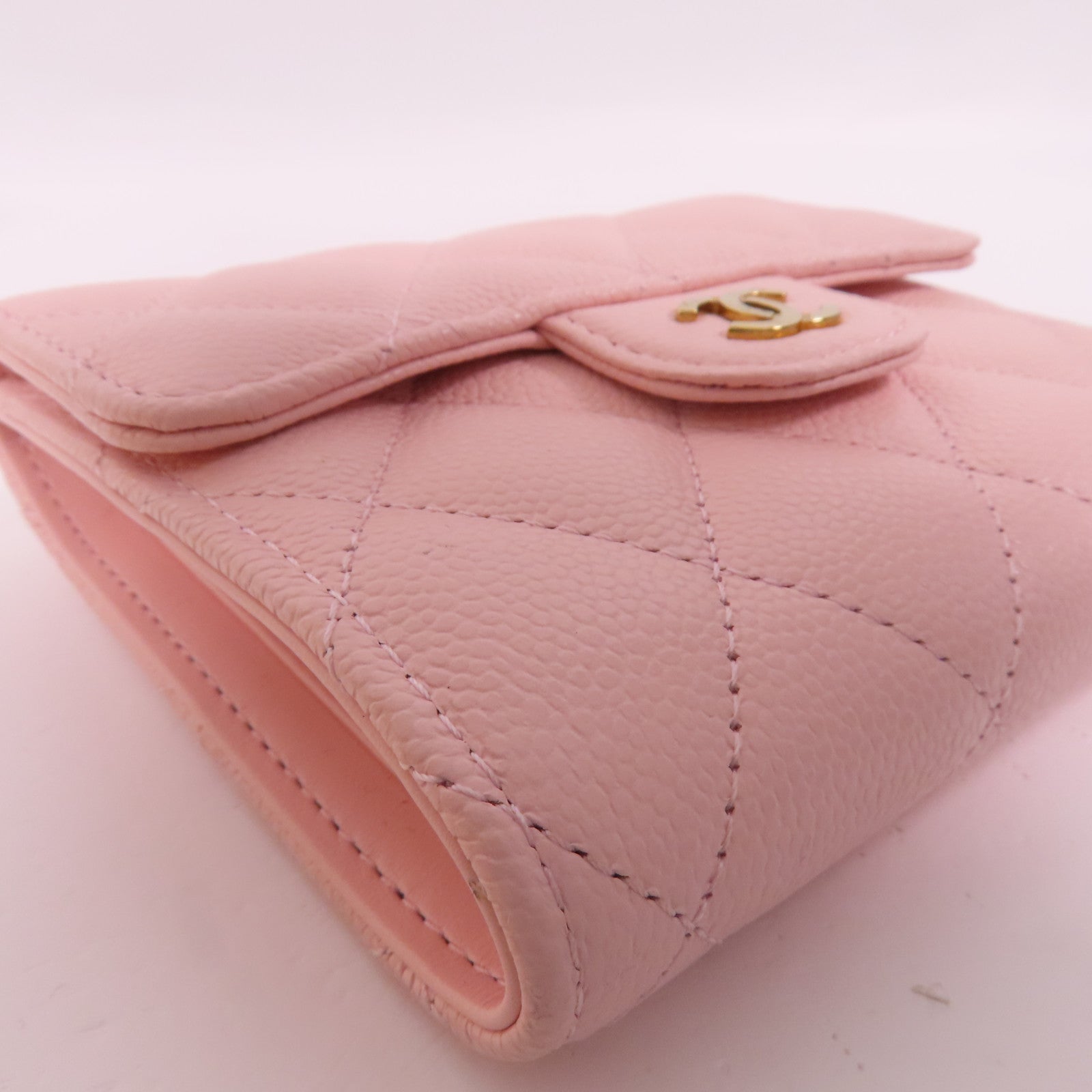 CHANEL 牛皮皮革Compact Flap Wallet金扣短錢包