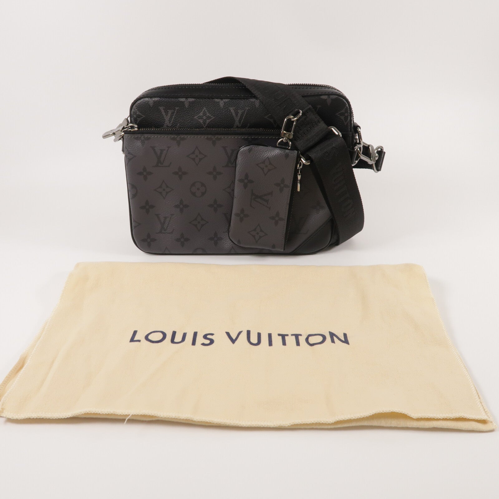 LOUIS VUITTON Monogram Eclipse Reverse Trio Messenger肩背袋