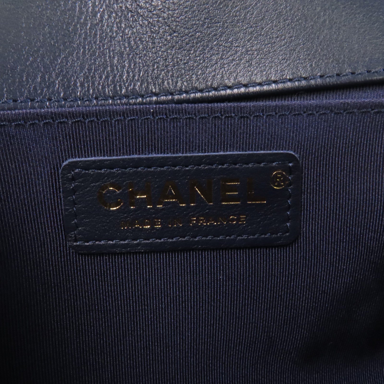 CHANEL 牛皮皮革Boy Chanel 25金扣鏈帶肩背袋