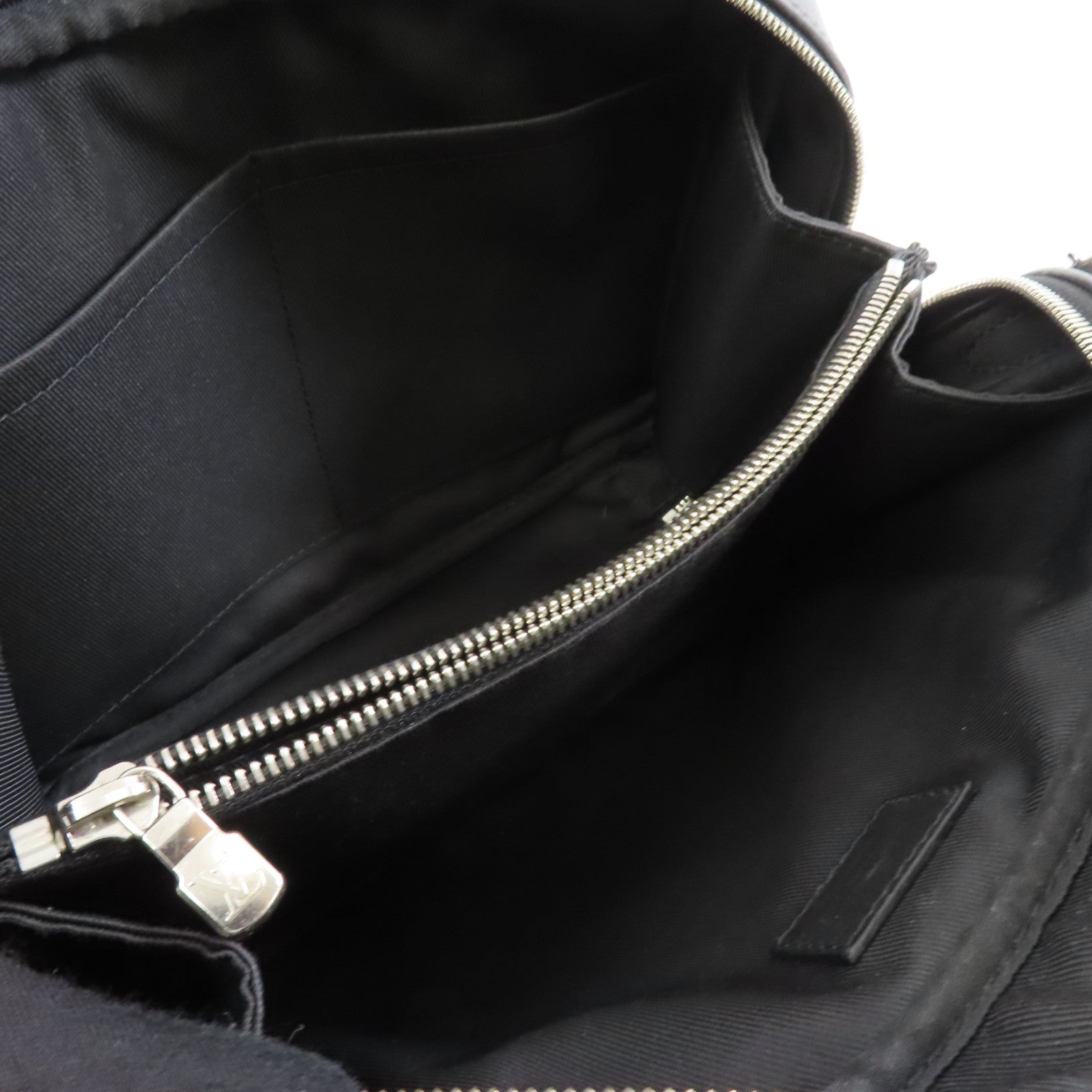 LOUIS VUITTON Damier Infini Sirius Messenger Bag銀扣肩背袋黑色