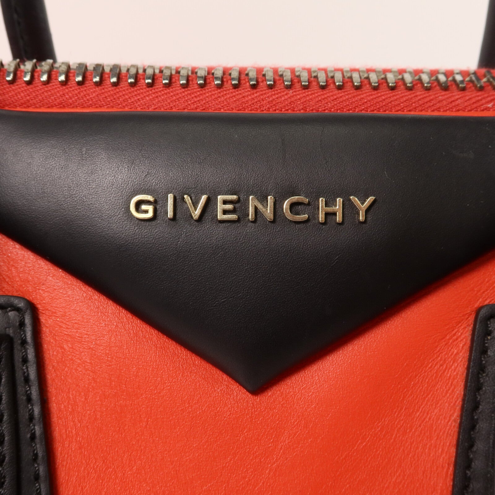 GIVENCHY 牛皮皮革Antigona Bag Small手挽肩背兩用袋