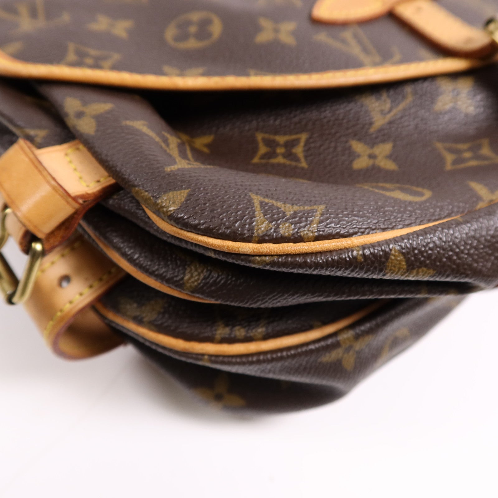 LOUIS VUITTON Monogram Saumur 30金扣肩背袋