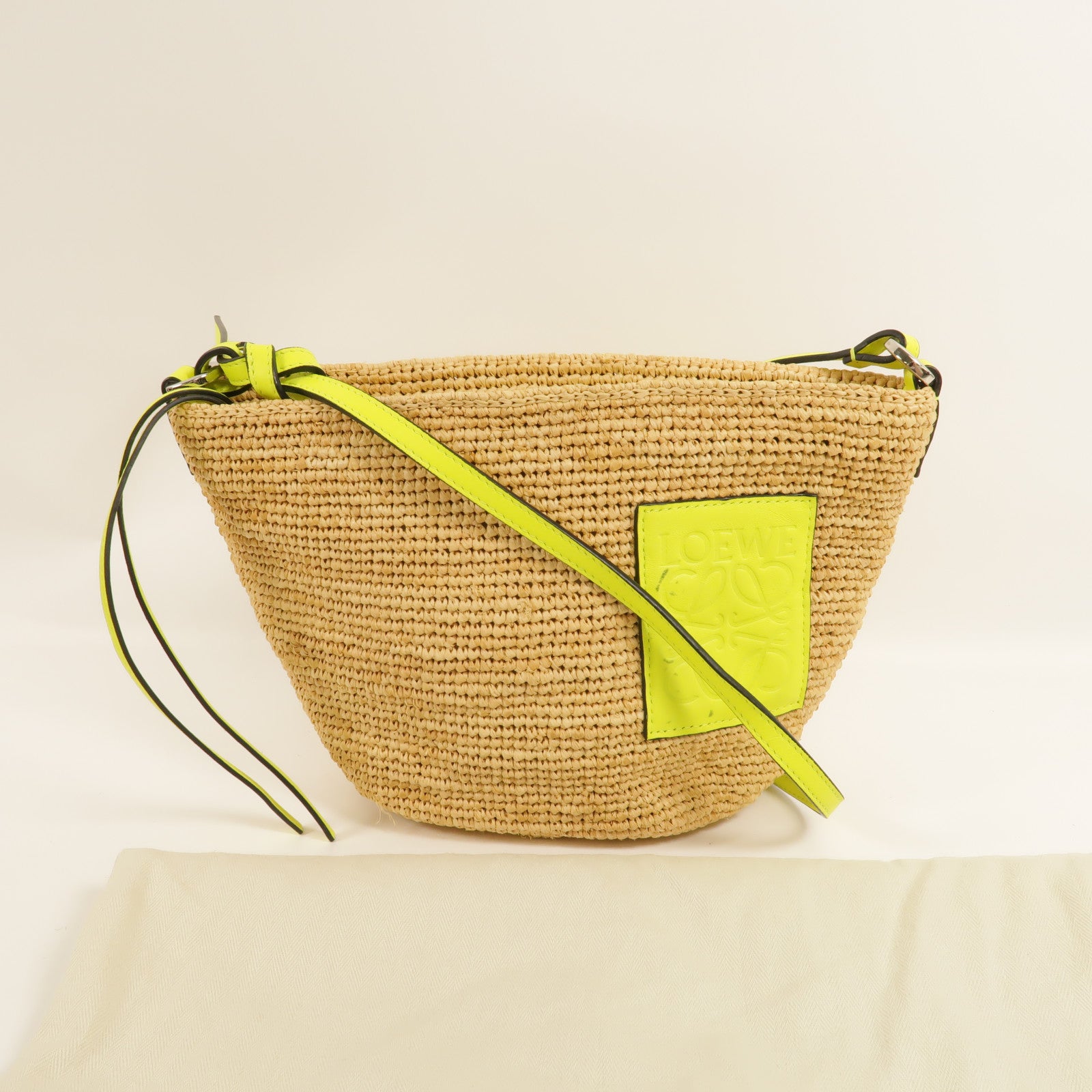 LOEWE Raffia Slit Pochette肩背袋