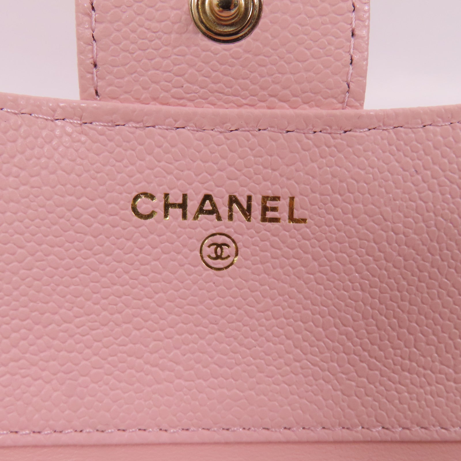 CHANEL 牛皮皮革Compact Flap Wallet金扣短錢包