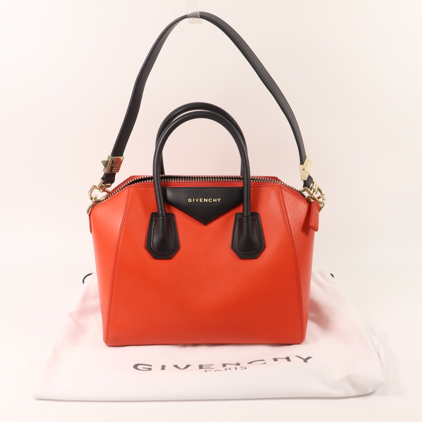 GIVENCHY 牛皮皮革Antigona Bag Small手挽肩背兩用袋
