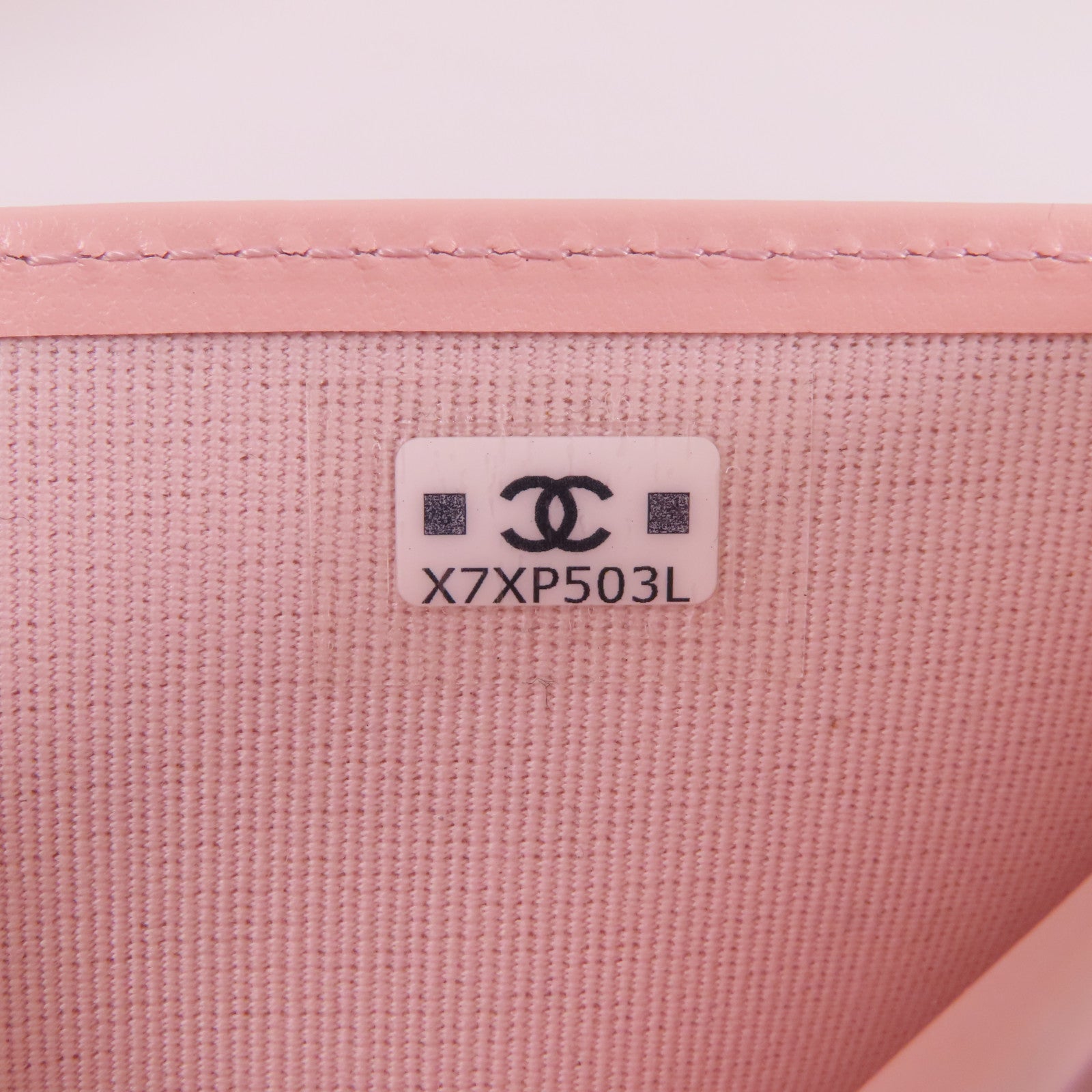 CHANEL 牛皮皮革Compact Flap Wallet金扣短錢包