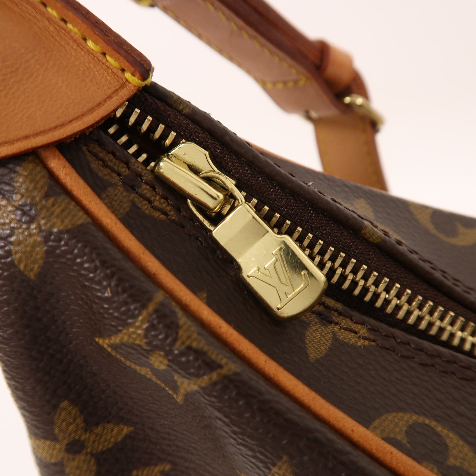 LOUIS VUITTON Monogram Boulogne肩背袋