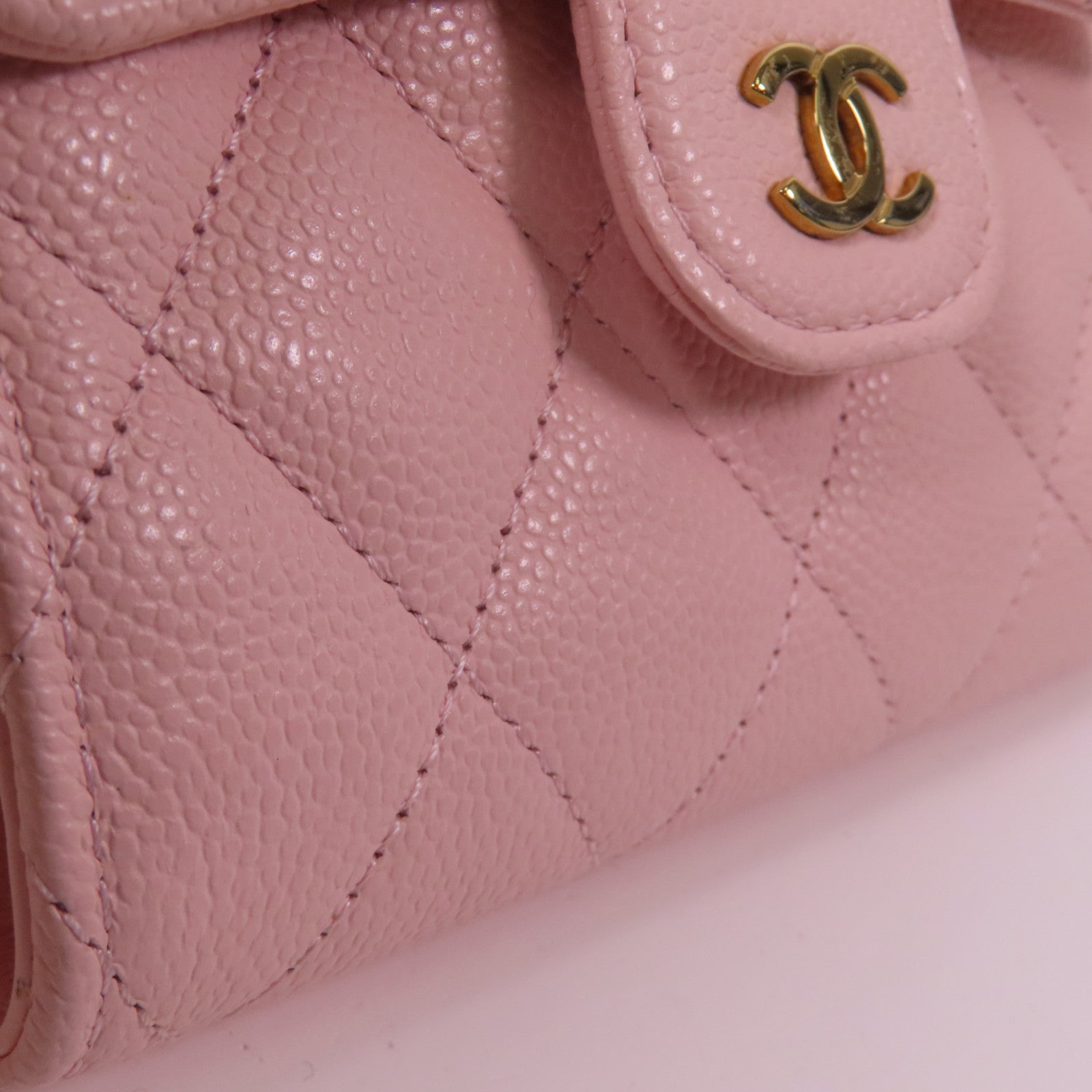 CHANEL 牛皮皮革Compact Flap Wallet金扣短錢包