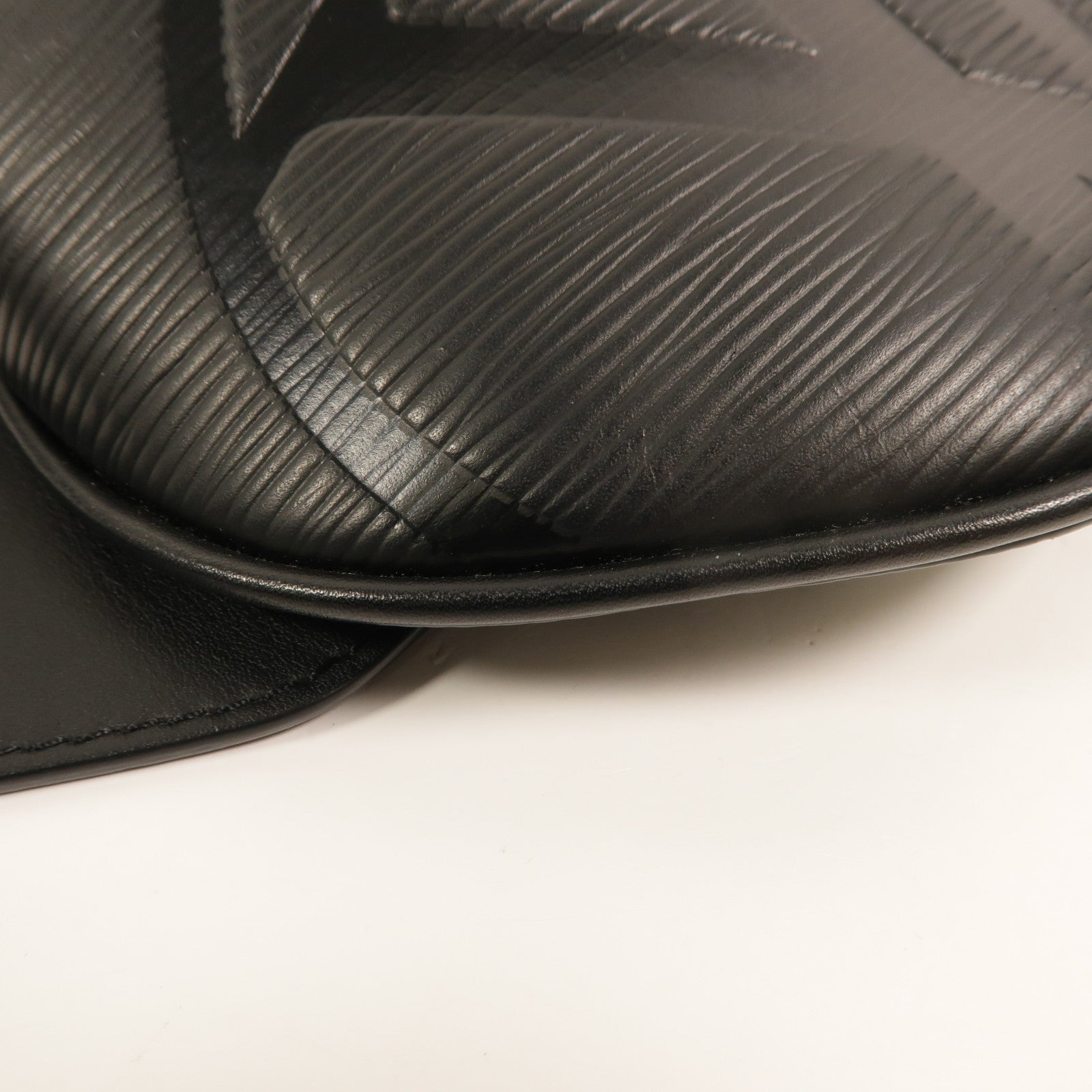 LOUIS VUITTON Epi Circle Bumbag腰包