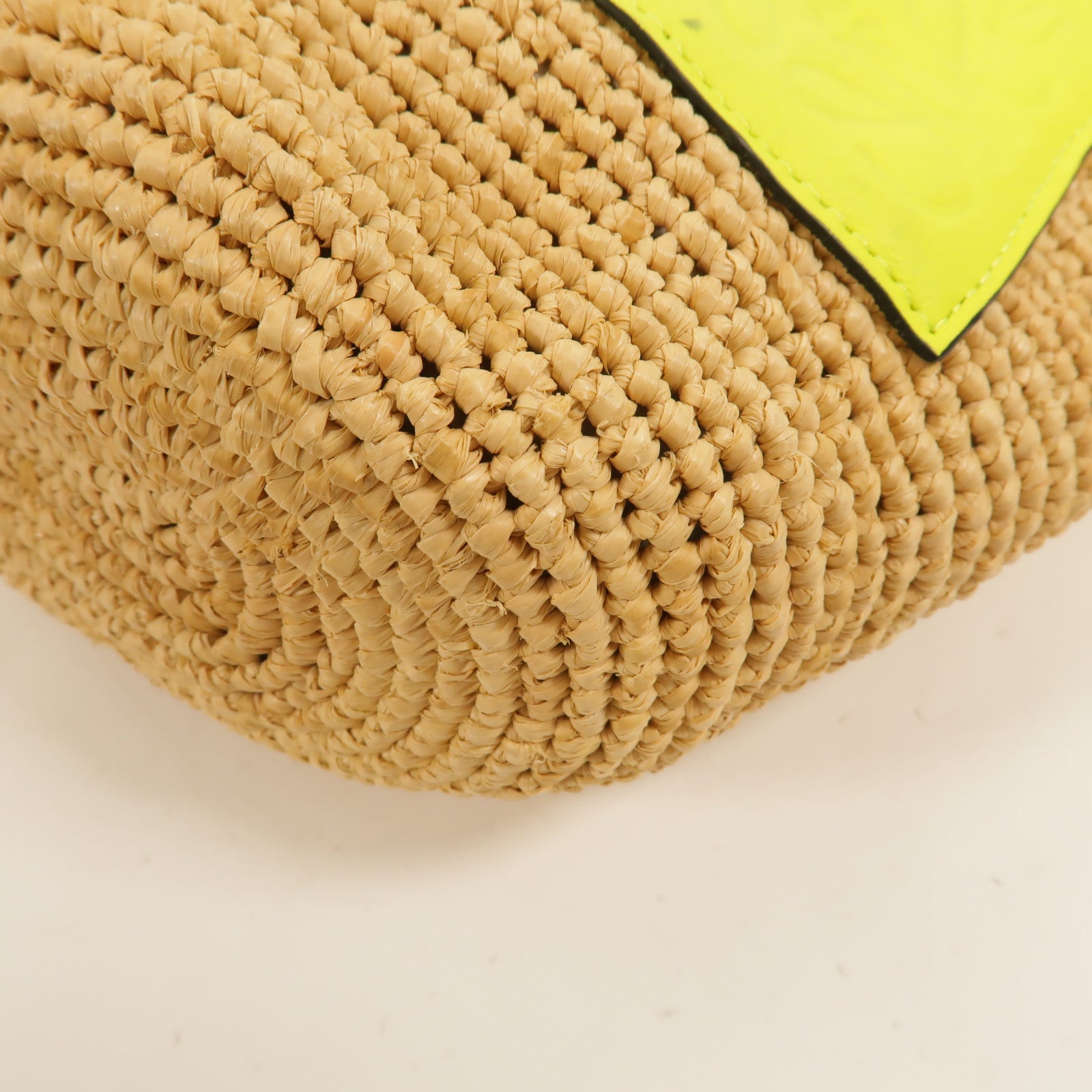 LOEWE Raffia Slit Pochette肩背袋
