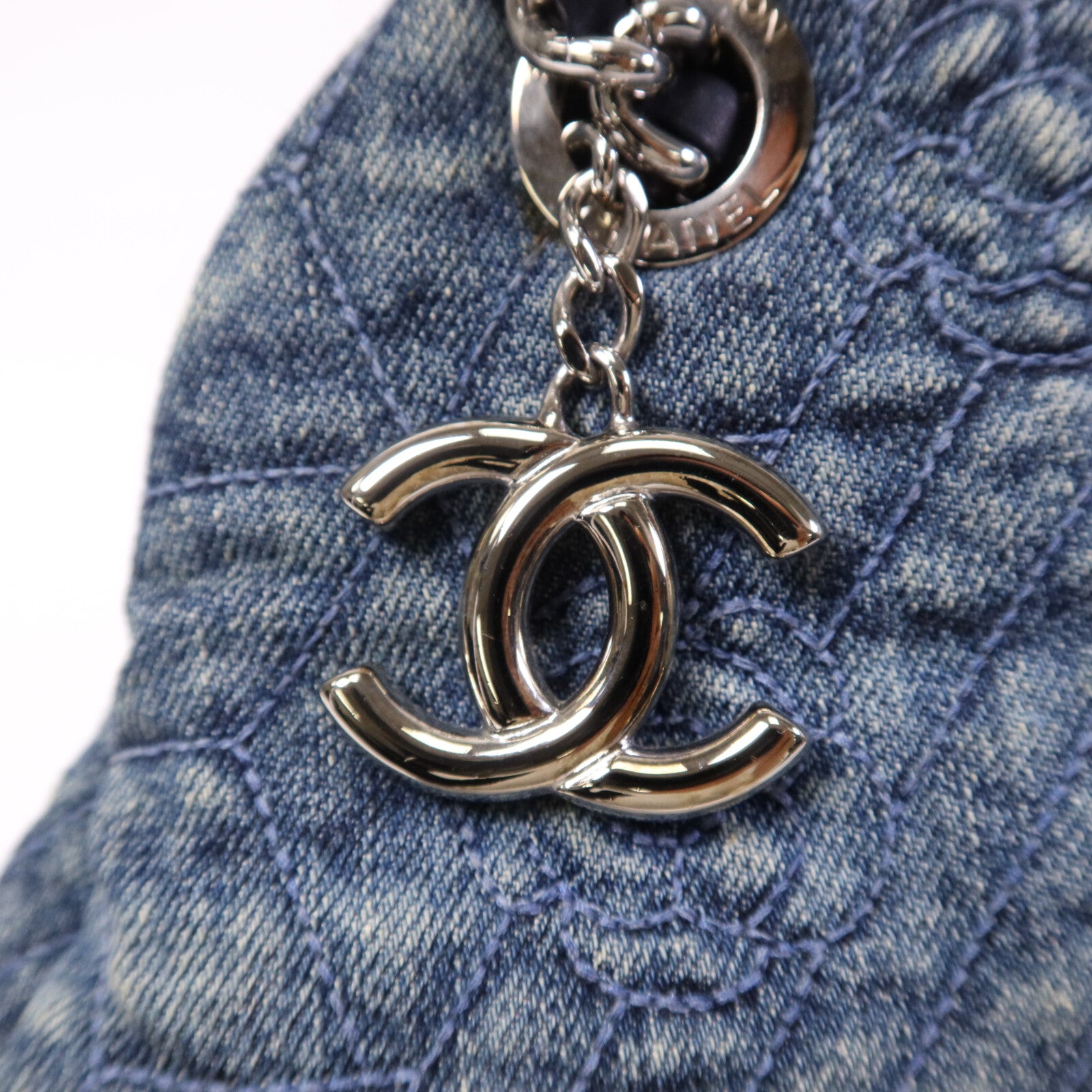 CHANEL 牛仔布Chain Shoulder Bag銀扣鏈帶肩背袋