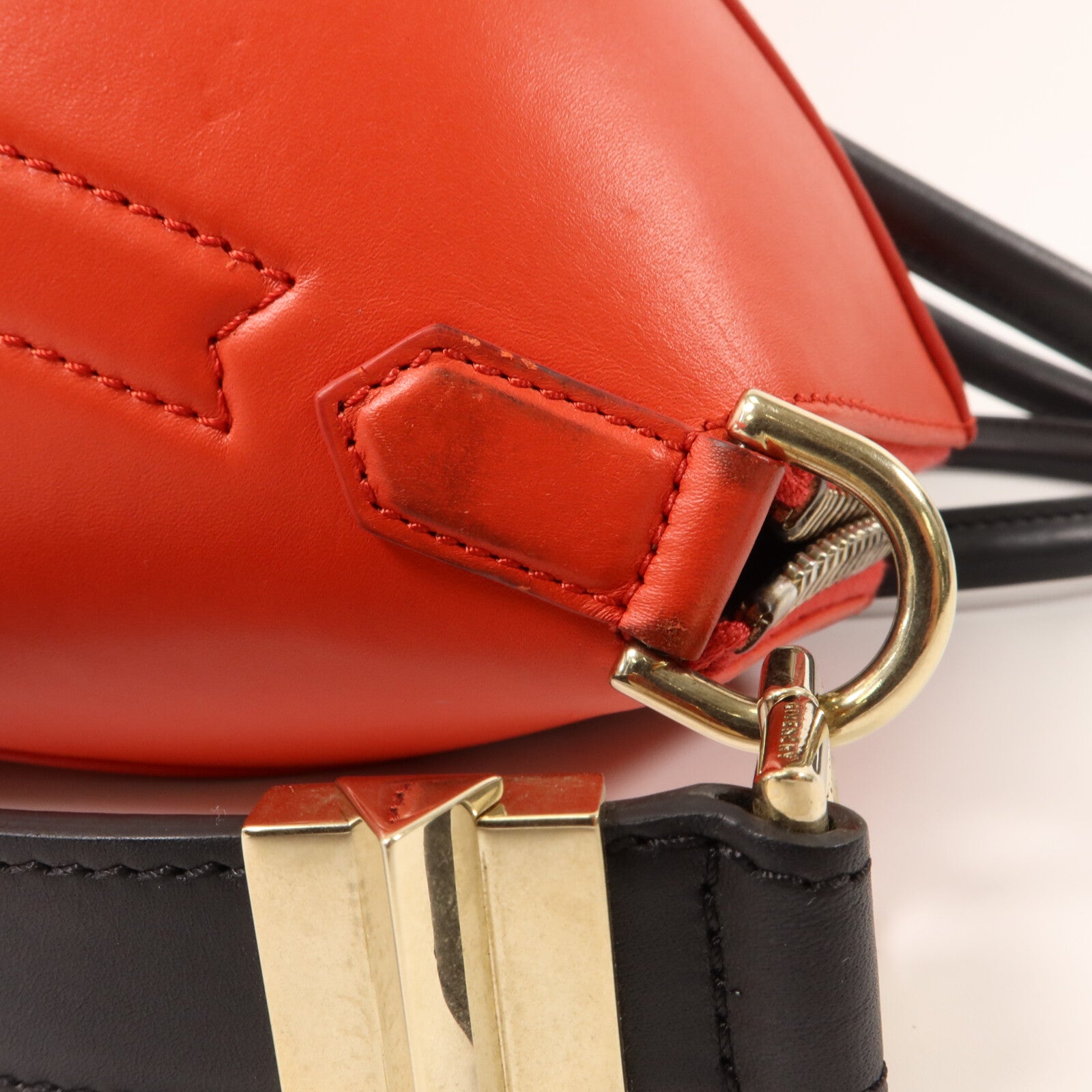 GIVENCHY 牛皮皮革Antigona Bag Small手挽肩背兩用袋