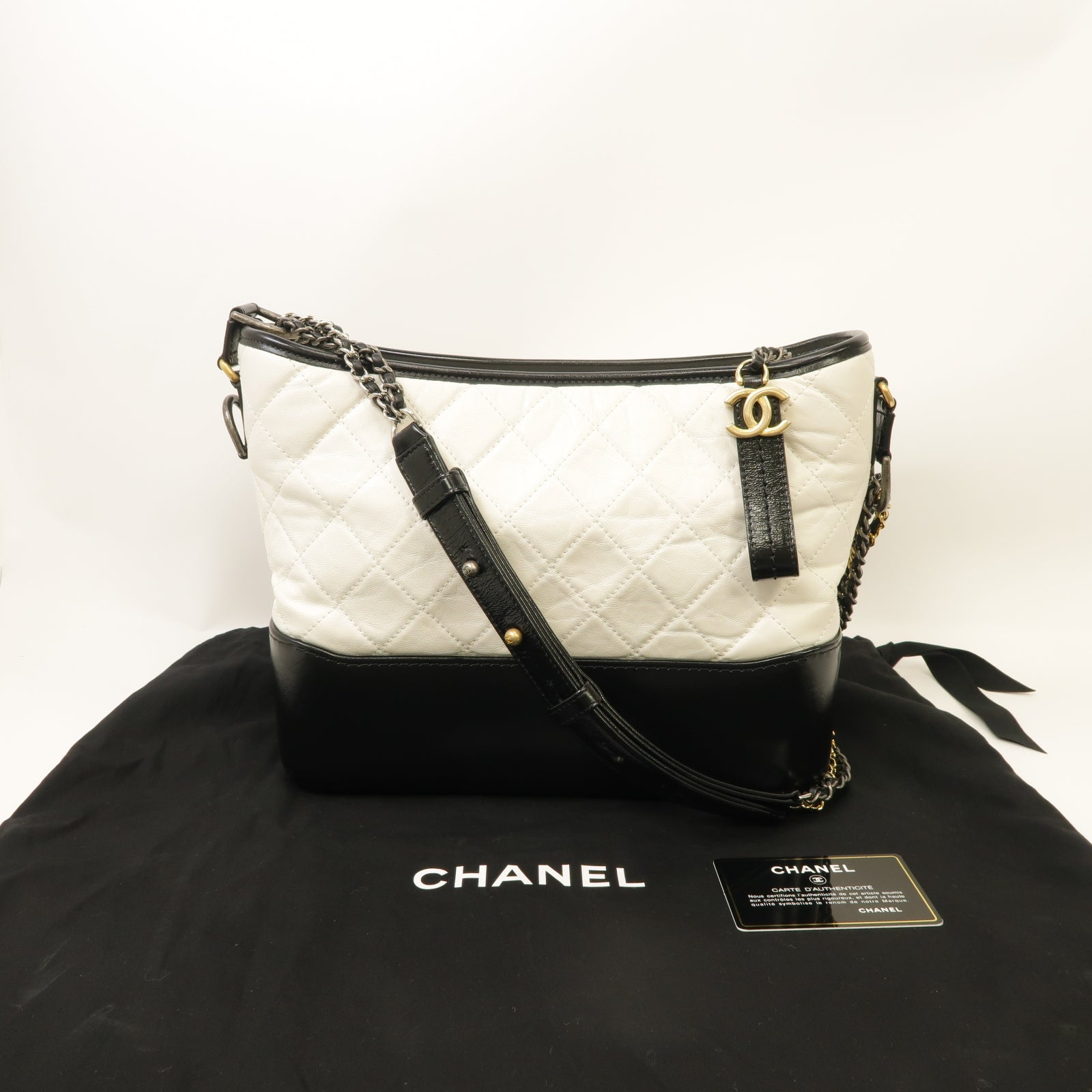 CHANEL 【激減優惠】菱格Aged Calf皮革Gabrielle金扣肩背袋白色
