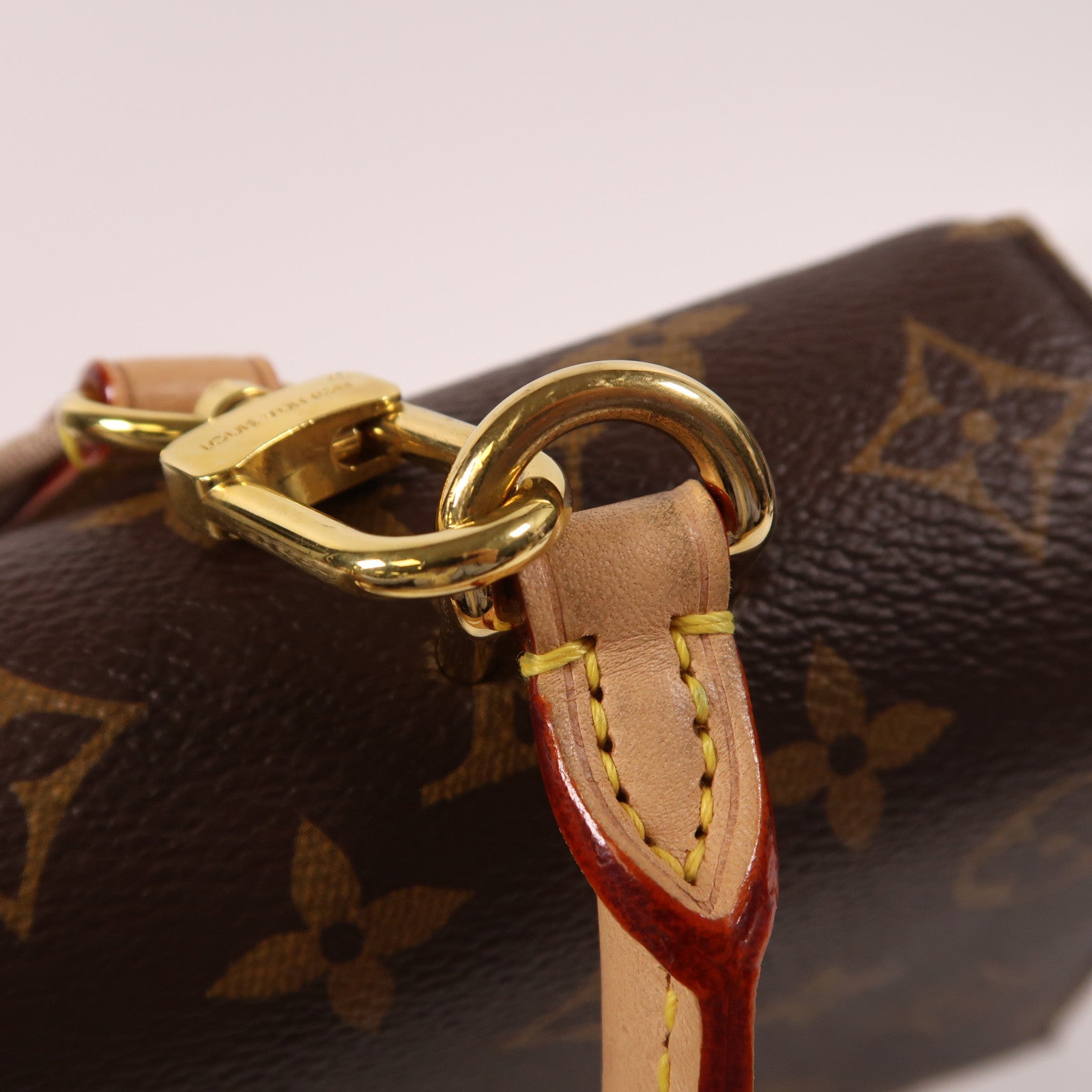 LOUIS VUITTON Monogram Cluny MM Bag金扣手挽袋棕色