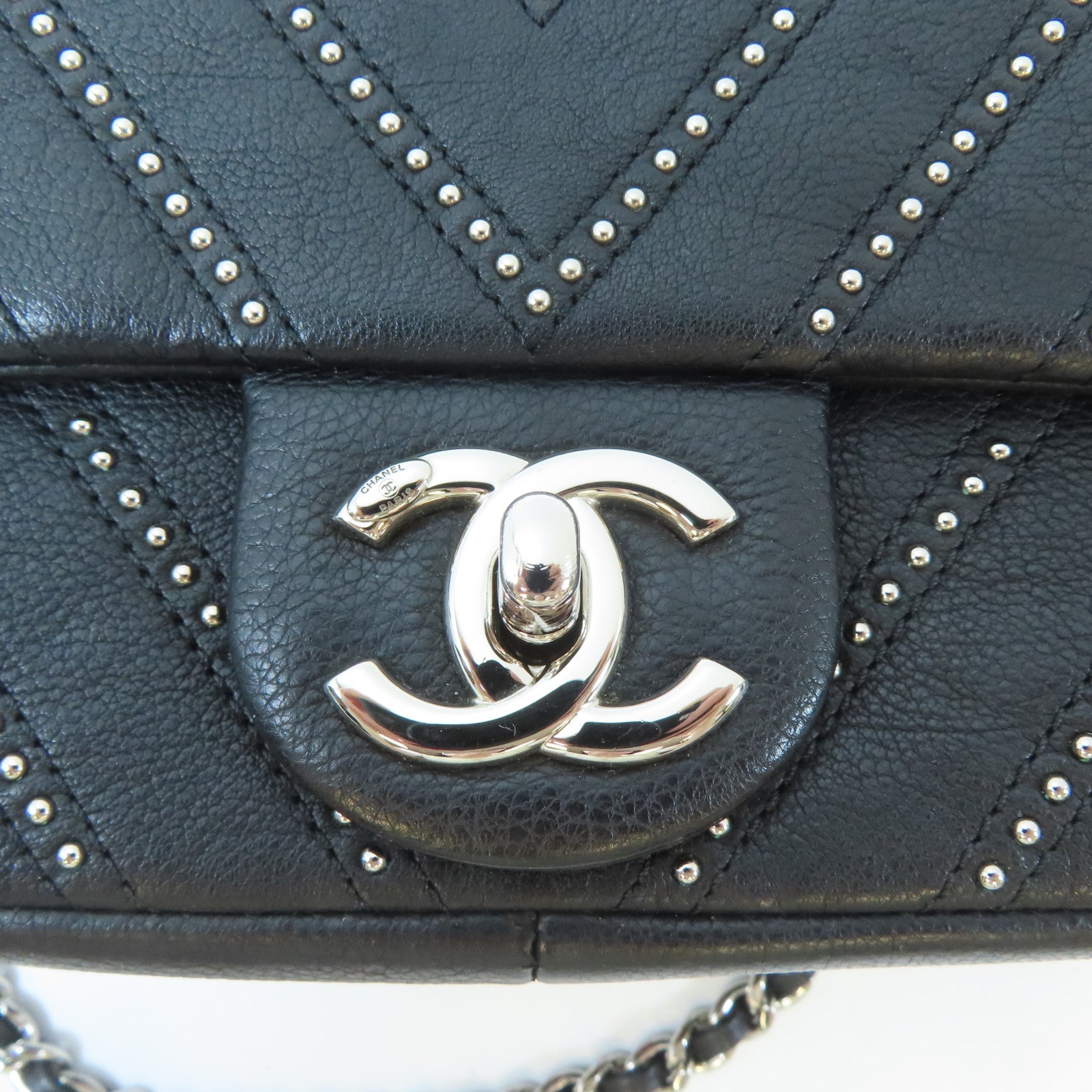 CHANEL 【激減優惠】斜紋牛皮皮革Chain Shoulder銀扣鏈帶肩背袋黑色