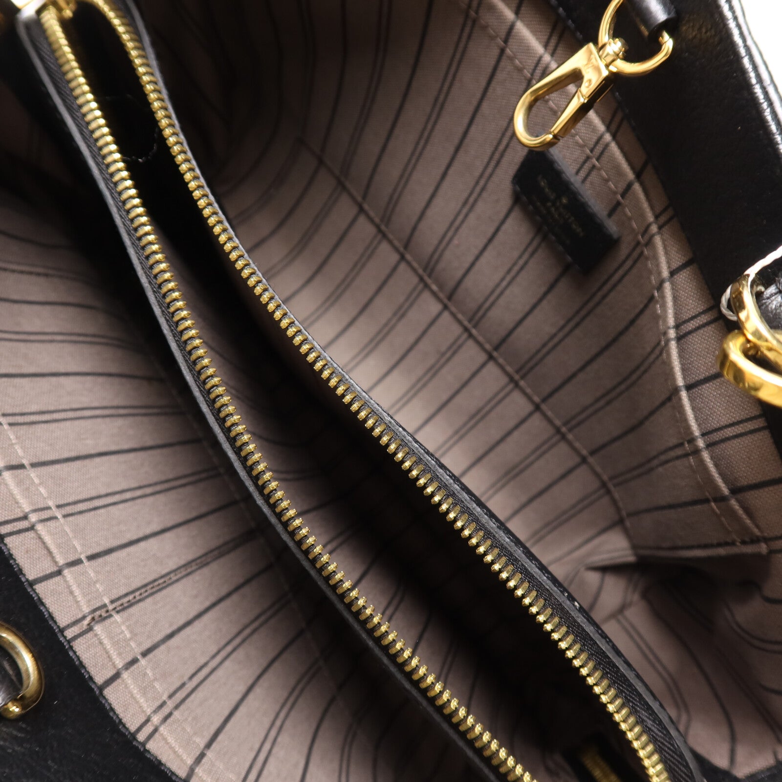 LOUIS VUITTON Monogram Empreinte Montaigne MM手挽肩背兩用袋