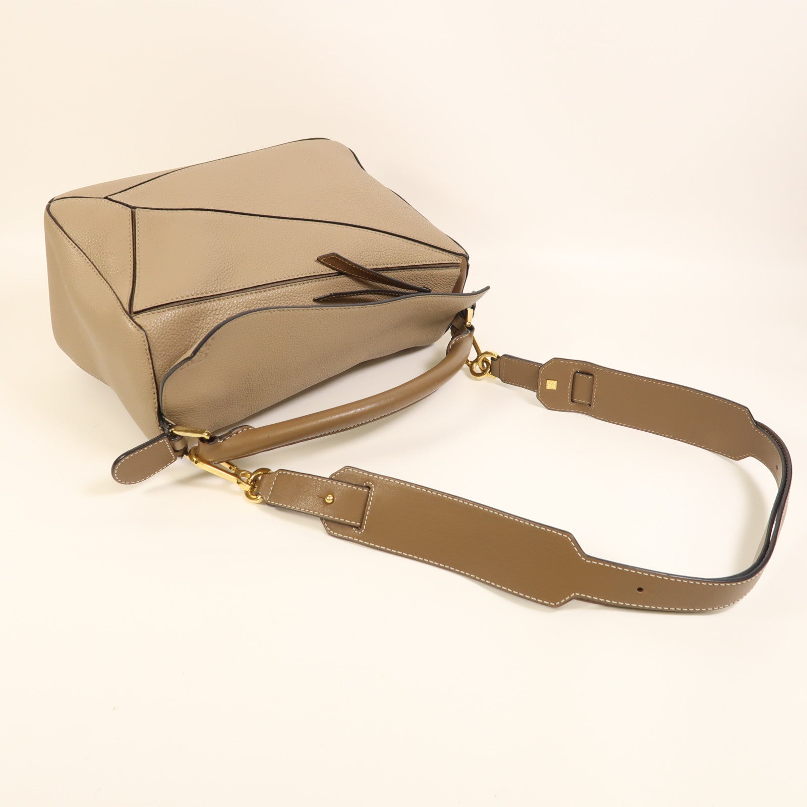 LOEWE 牛皮皮革Puzzle Medium金扣手挽肩背兩用袋