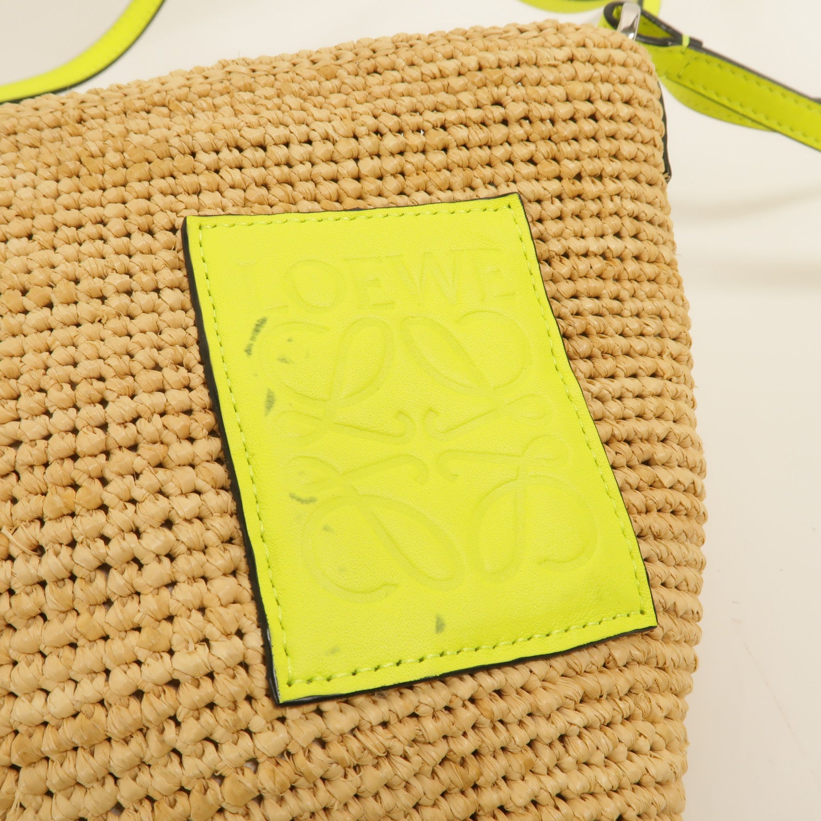 LOEWE Raffia Slit Pochette肩背袋