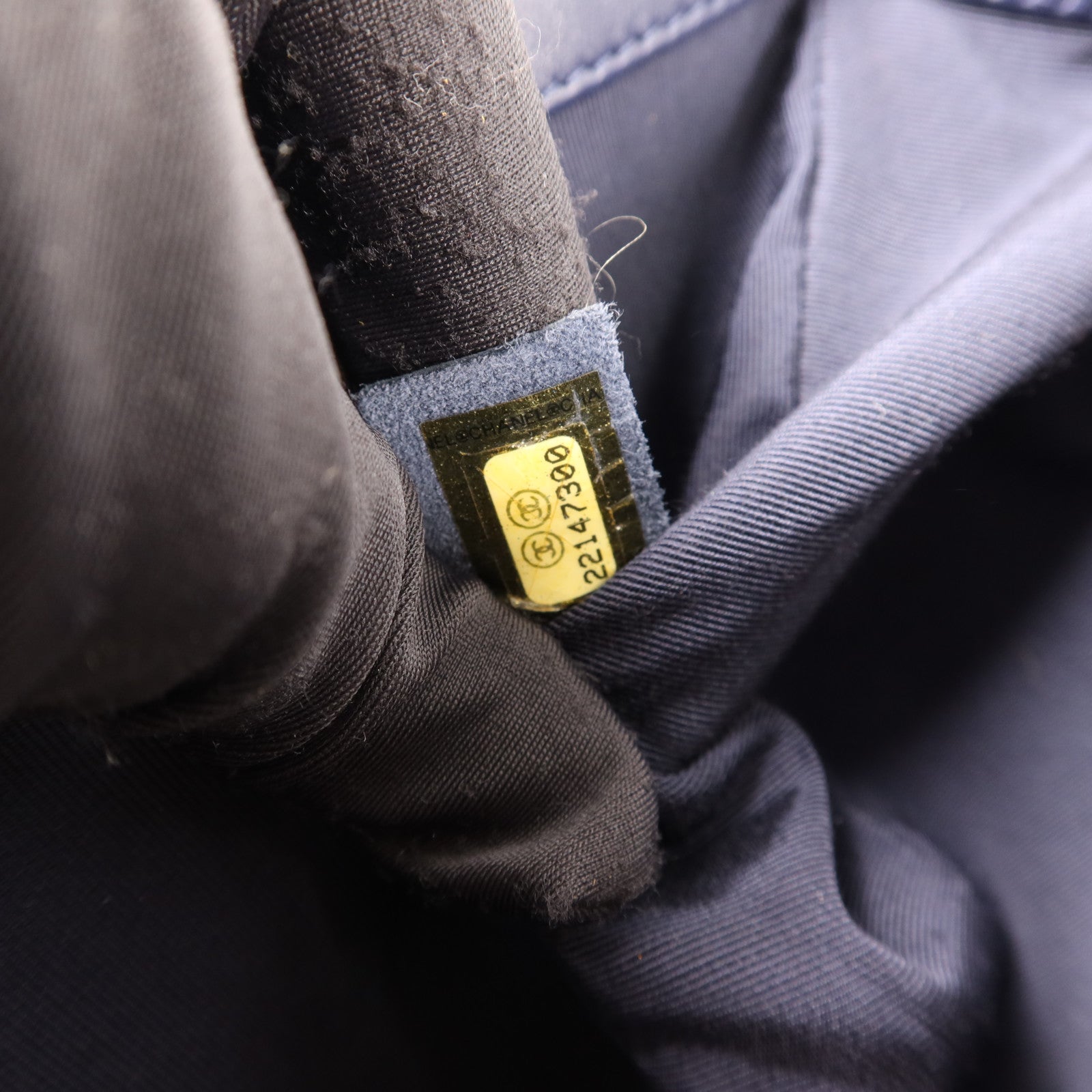 CHANEL 羊皮皮革Boy 28金扣鏈帶肩背袋