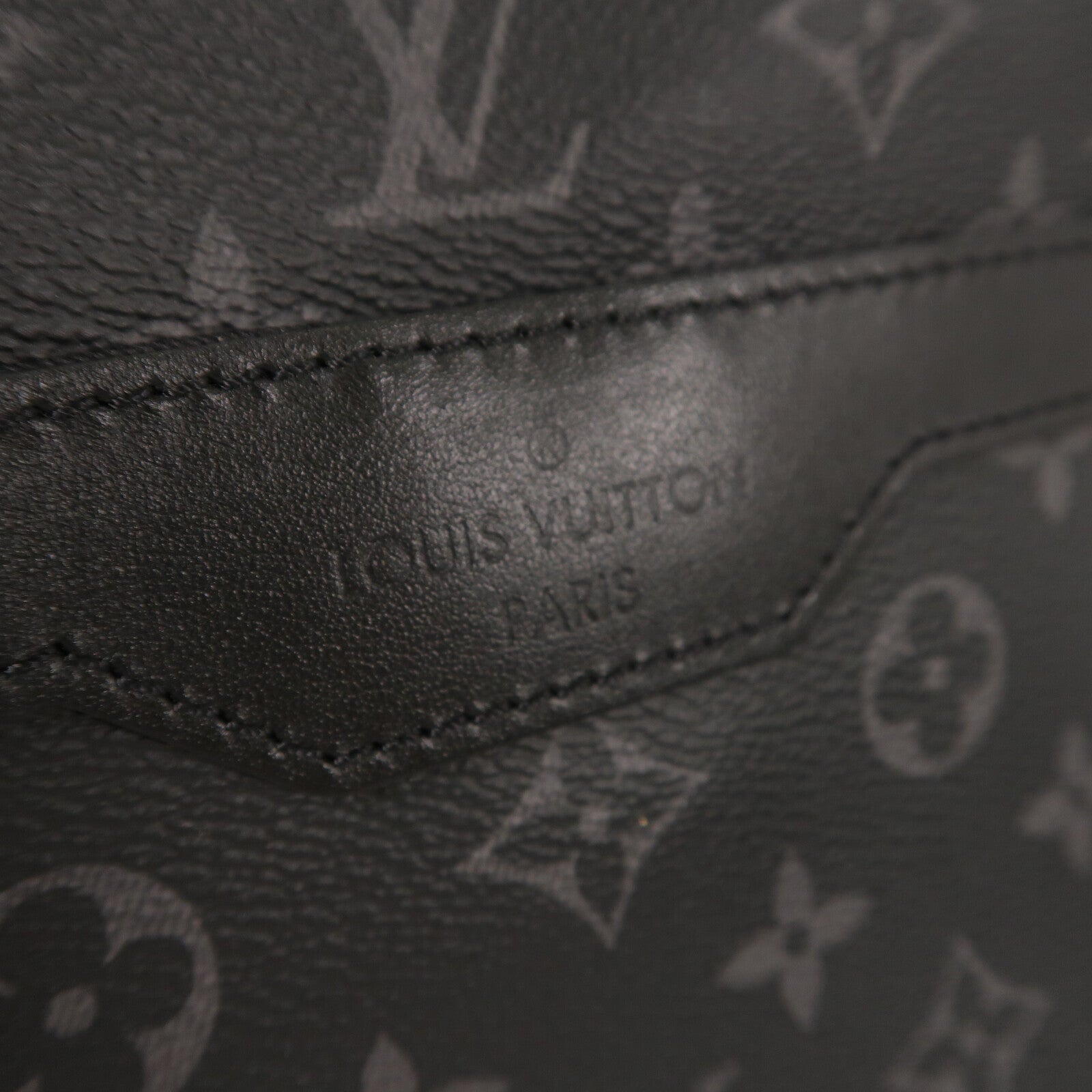 LOUIS VUITTON Monogram Eclipse Reverse Trio Messenger肩背袋