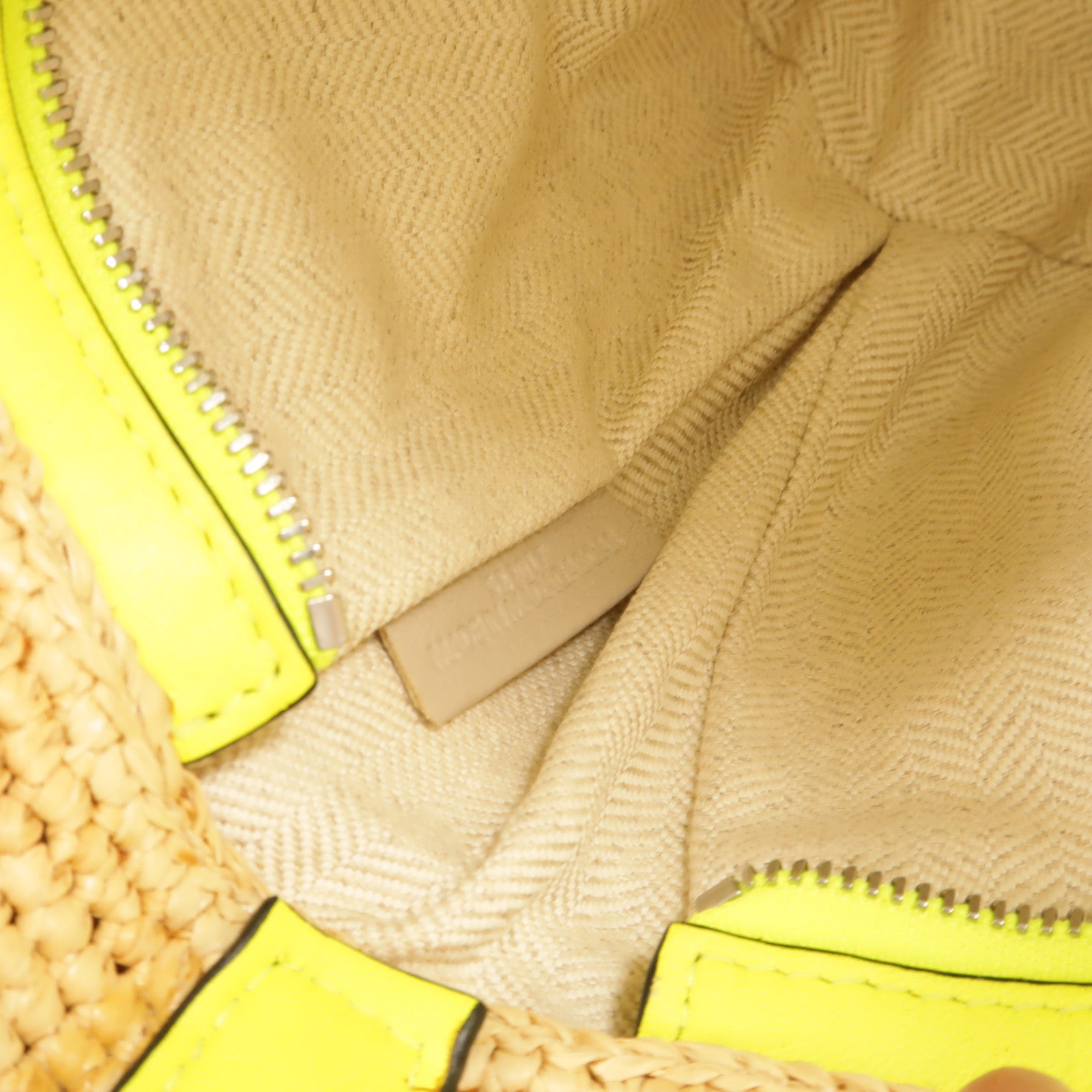 LOEWE Raffia Slit Pochette肩背袋